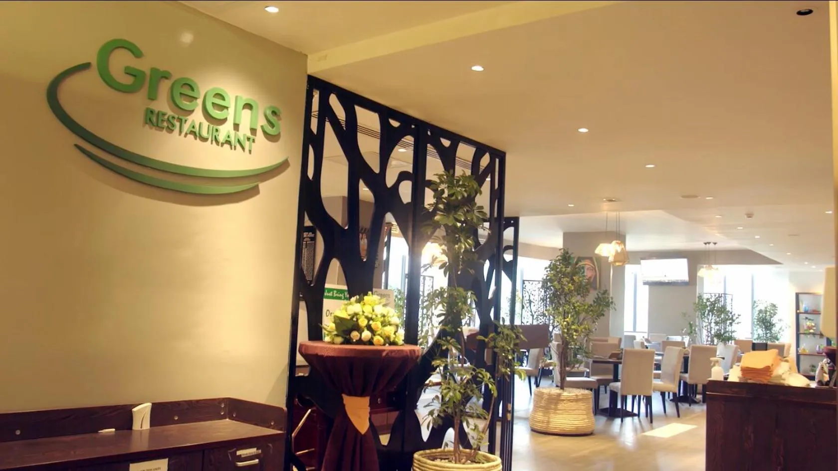 Restaurant/places to eat in Mado Hotel