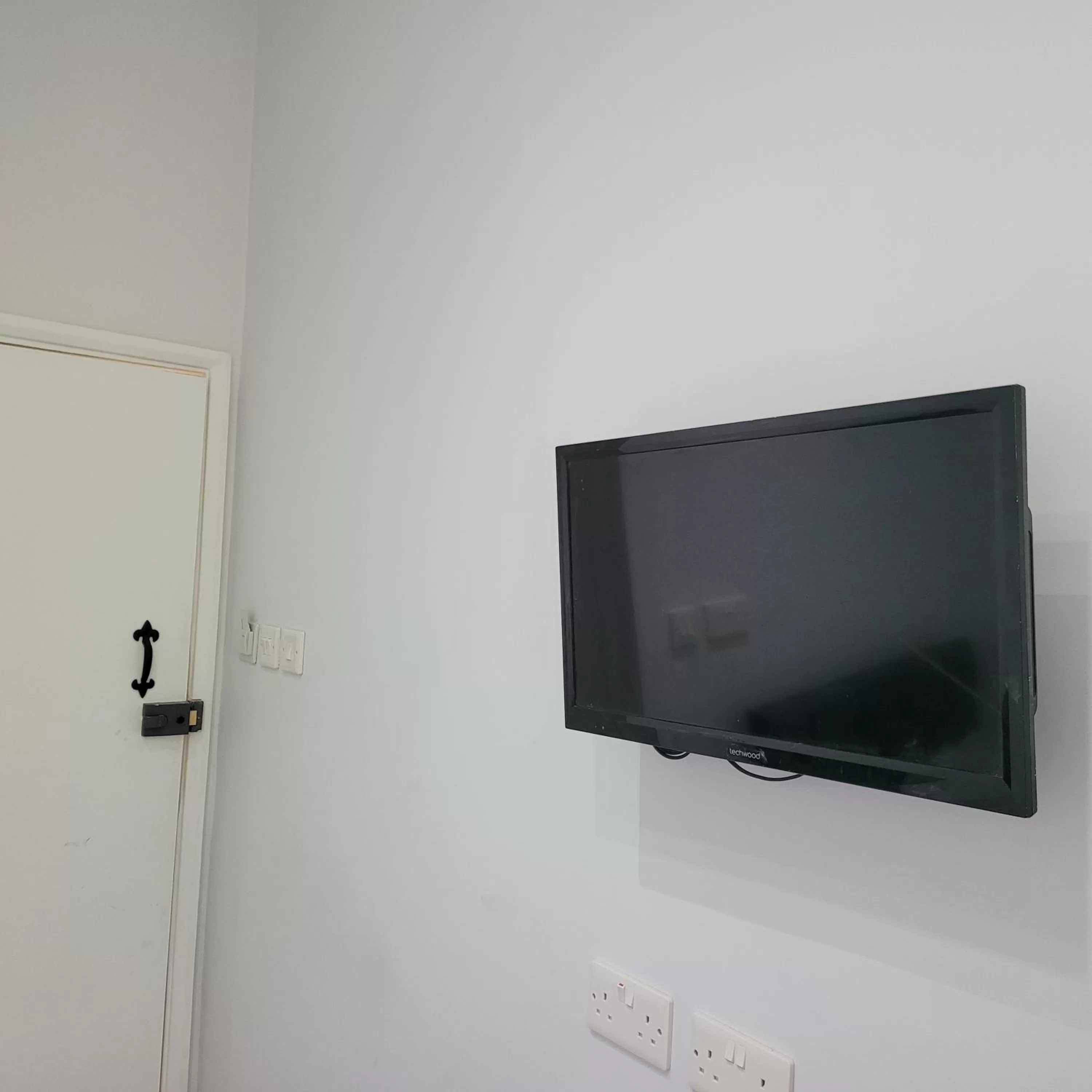 TV and multimedia in Argyle Square Hotel