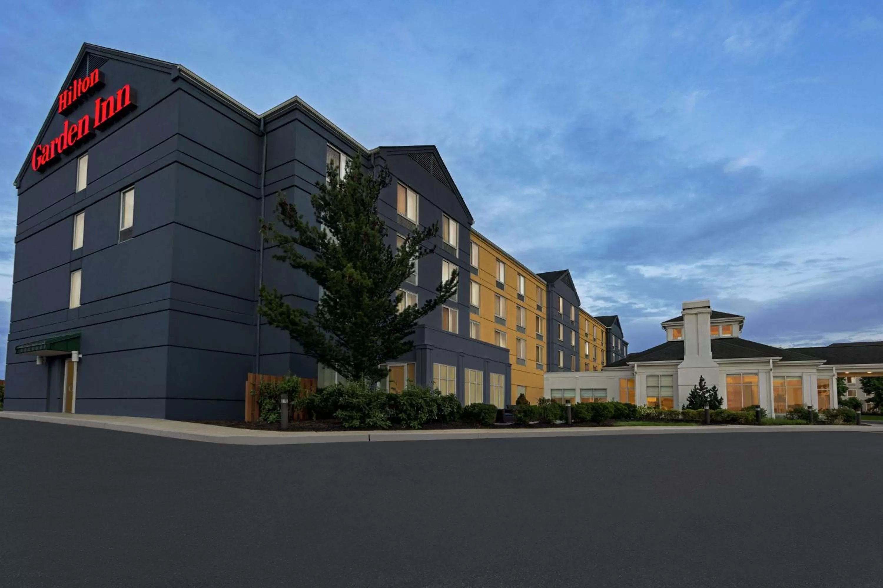 Property building in Hilton Garden Inn Allentown Bethlehem Airport