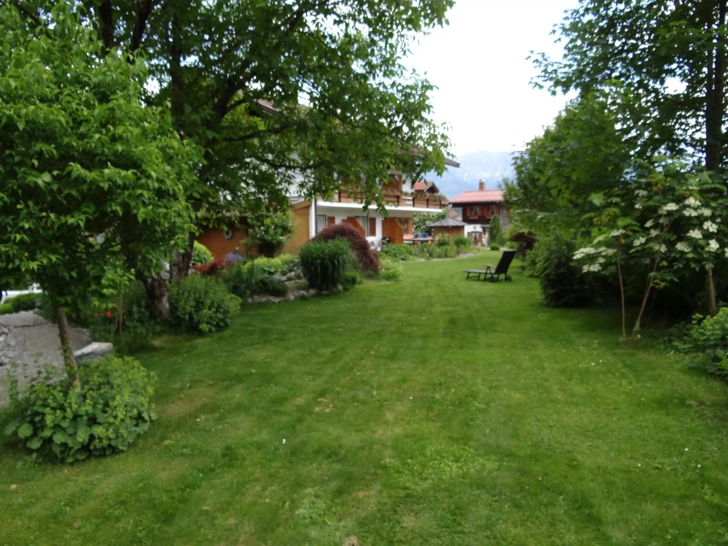 Garden in Gästehaus Bühler
