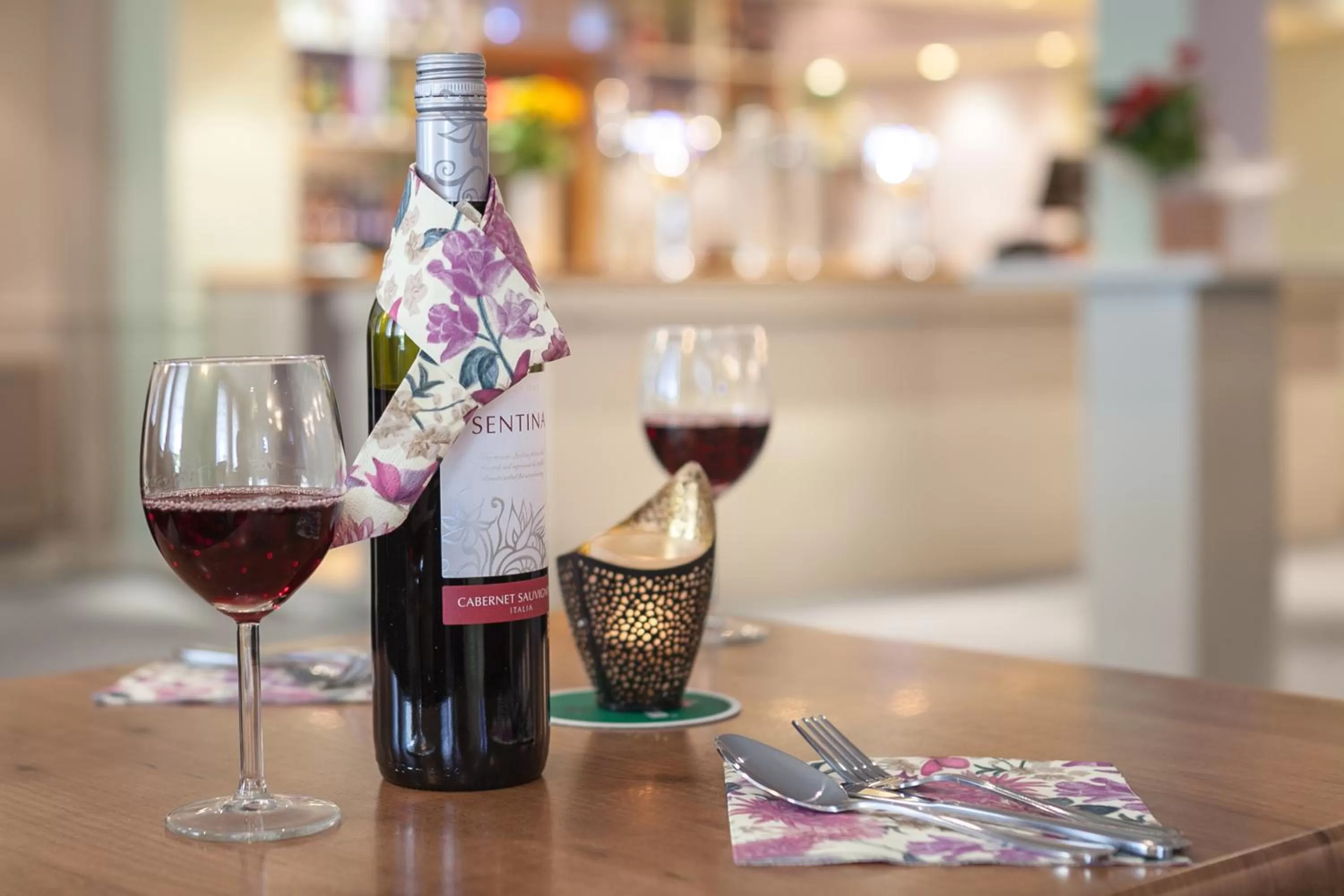 Restaurant/places to eat in Celtic International Hotel