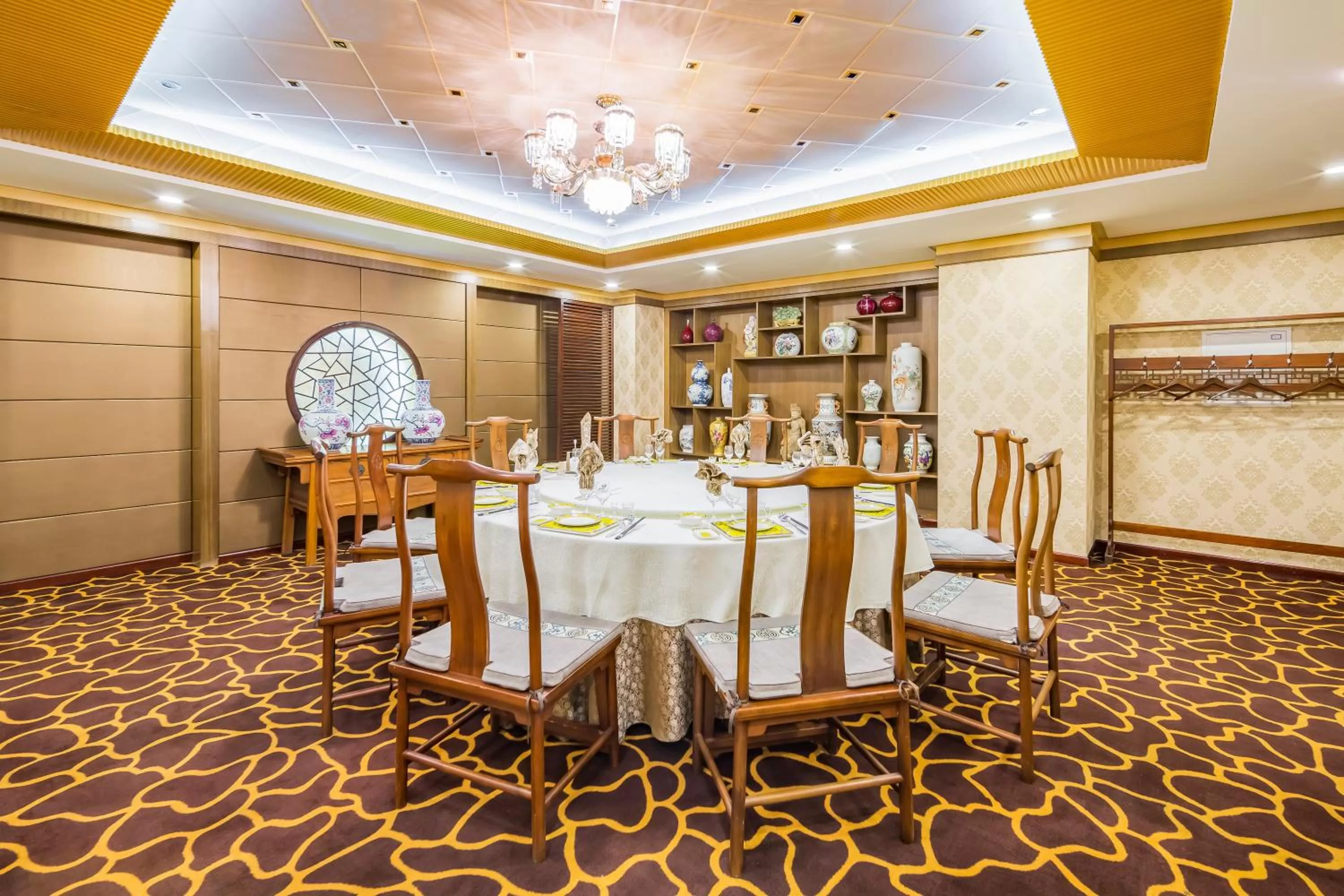 Restaurant/places to eat in Beijing Commercial Business Hotel