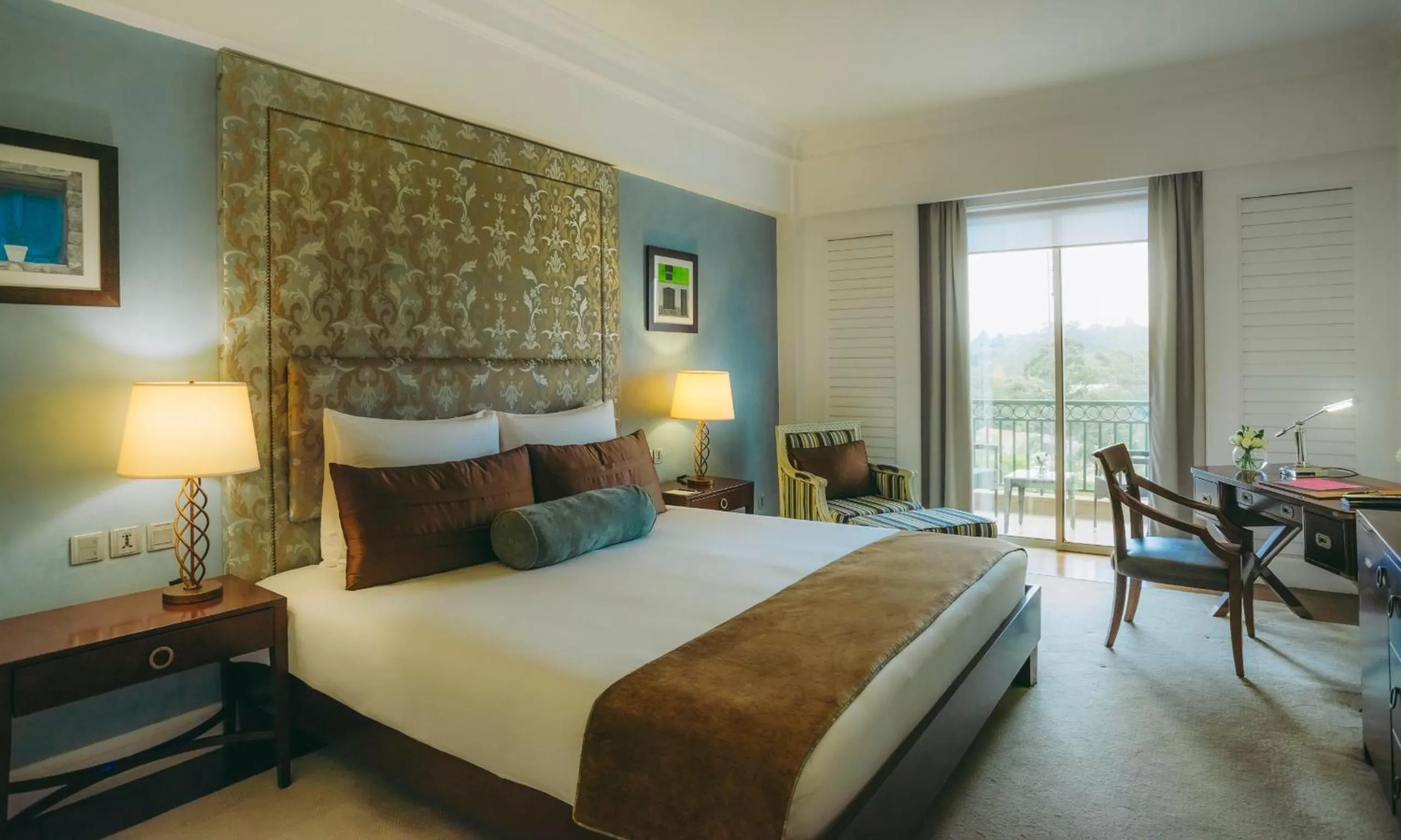 Bed in Villa Rosa Kempinski