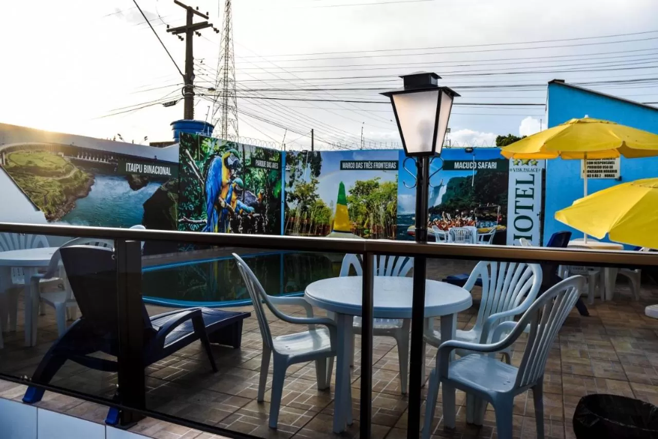 Swimming pool in Visk Palace Hotel e Restaurante