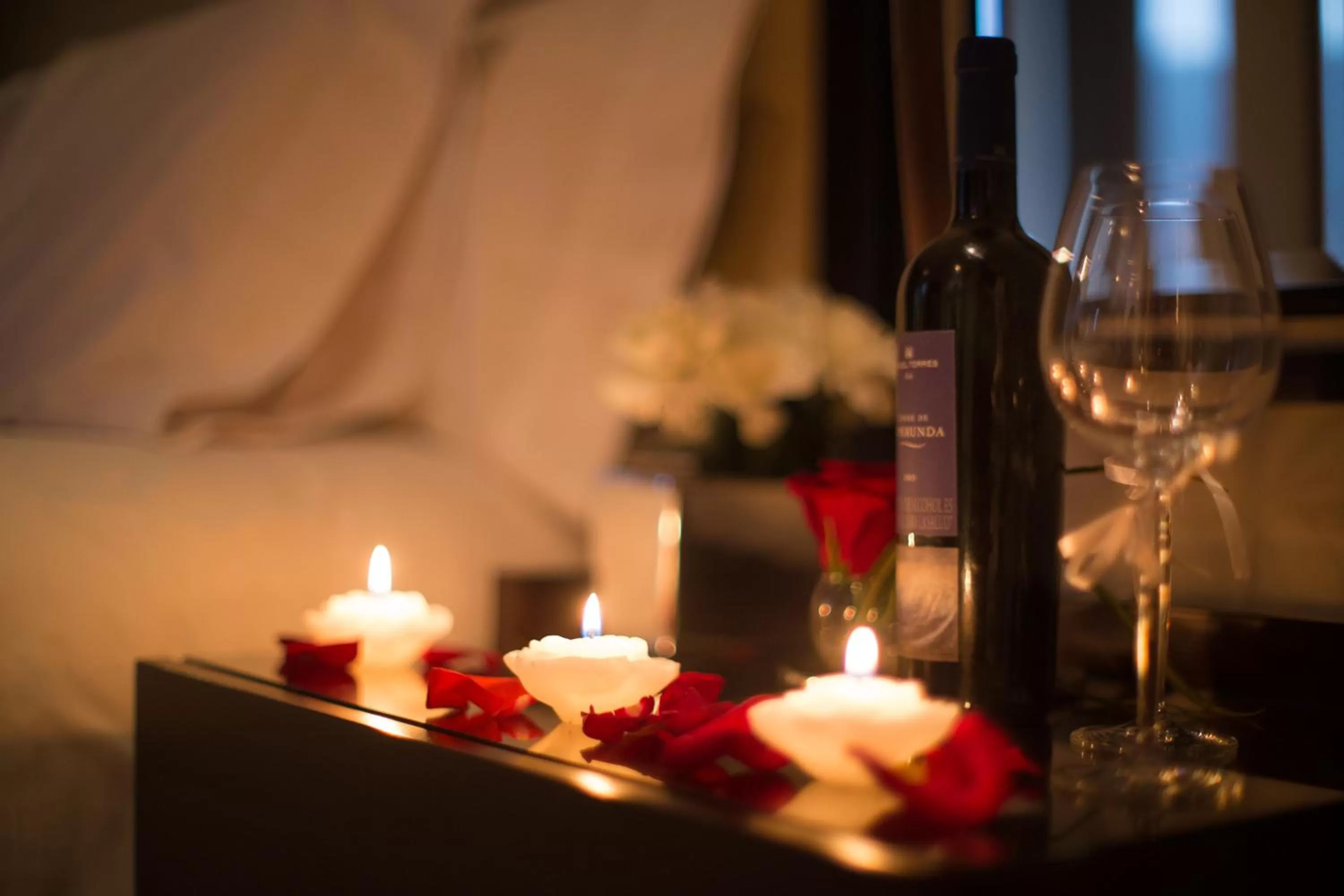 Alcoholic drinks in Hotel 93 Luxury Suites by Preferred