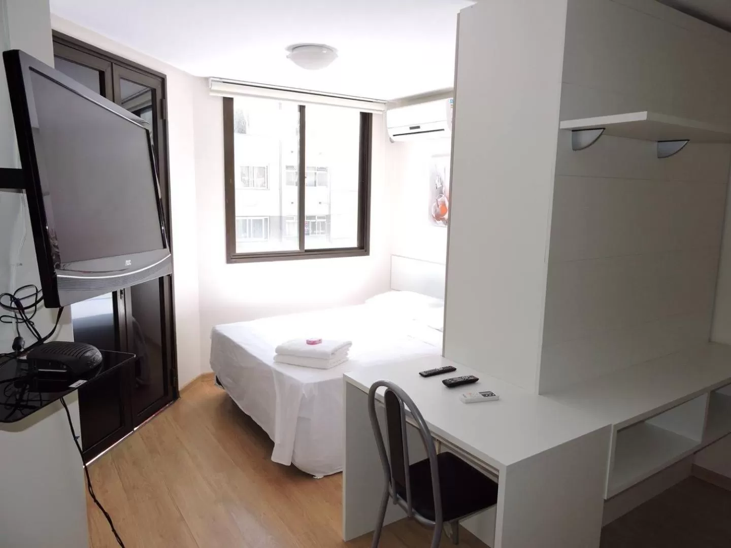 Photo of the whole room in Manhattan Apart Hotel