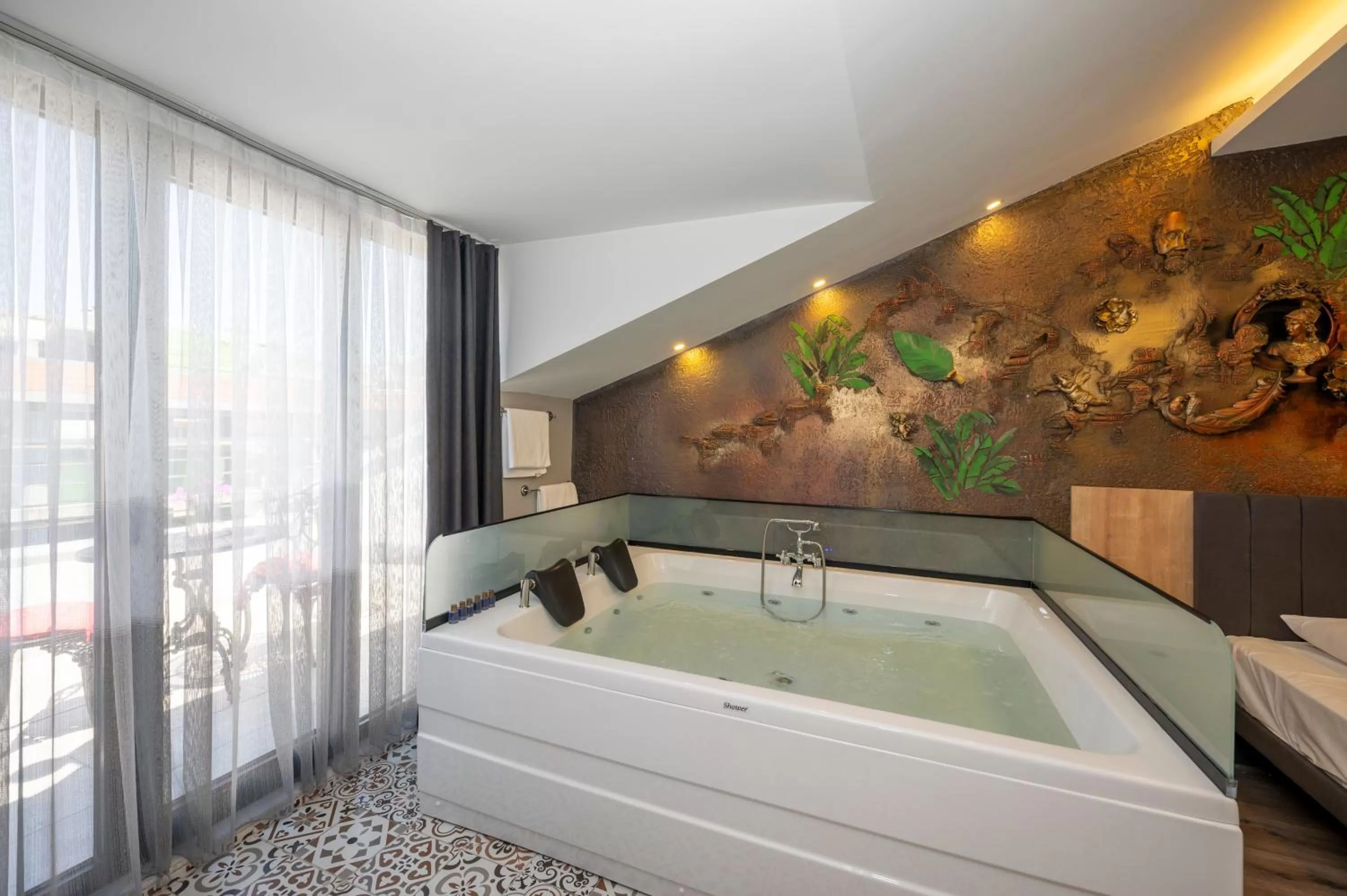 Photo of the whole room in Grand Palace Hotel