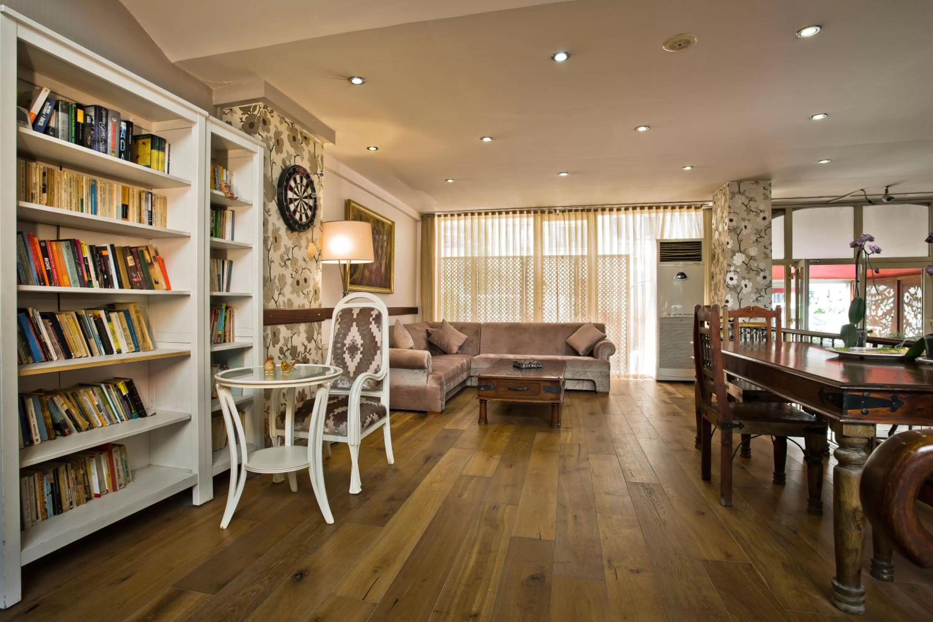 Villa Blanche Hotel SPA & Garden Pool