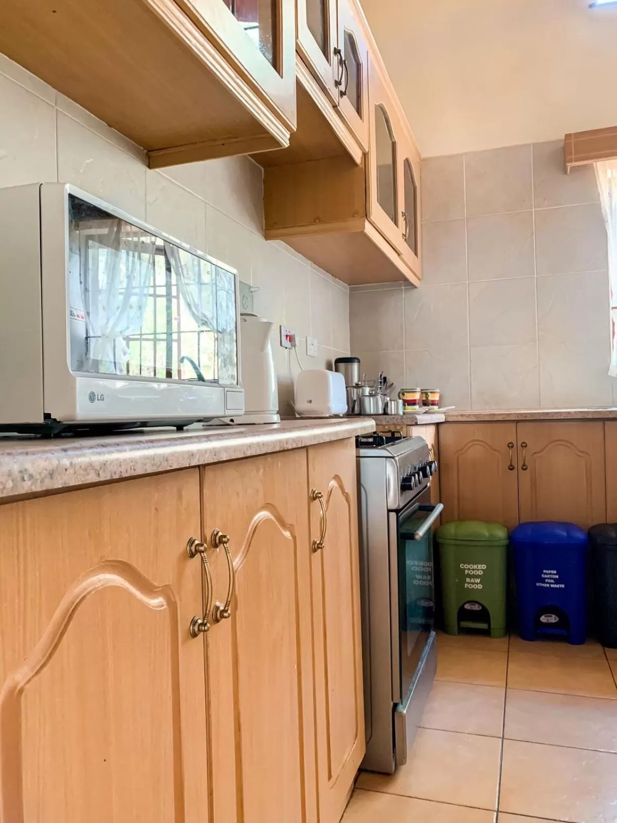 Kitchen or kitchenette in Oilepo Cottage