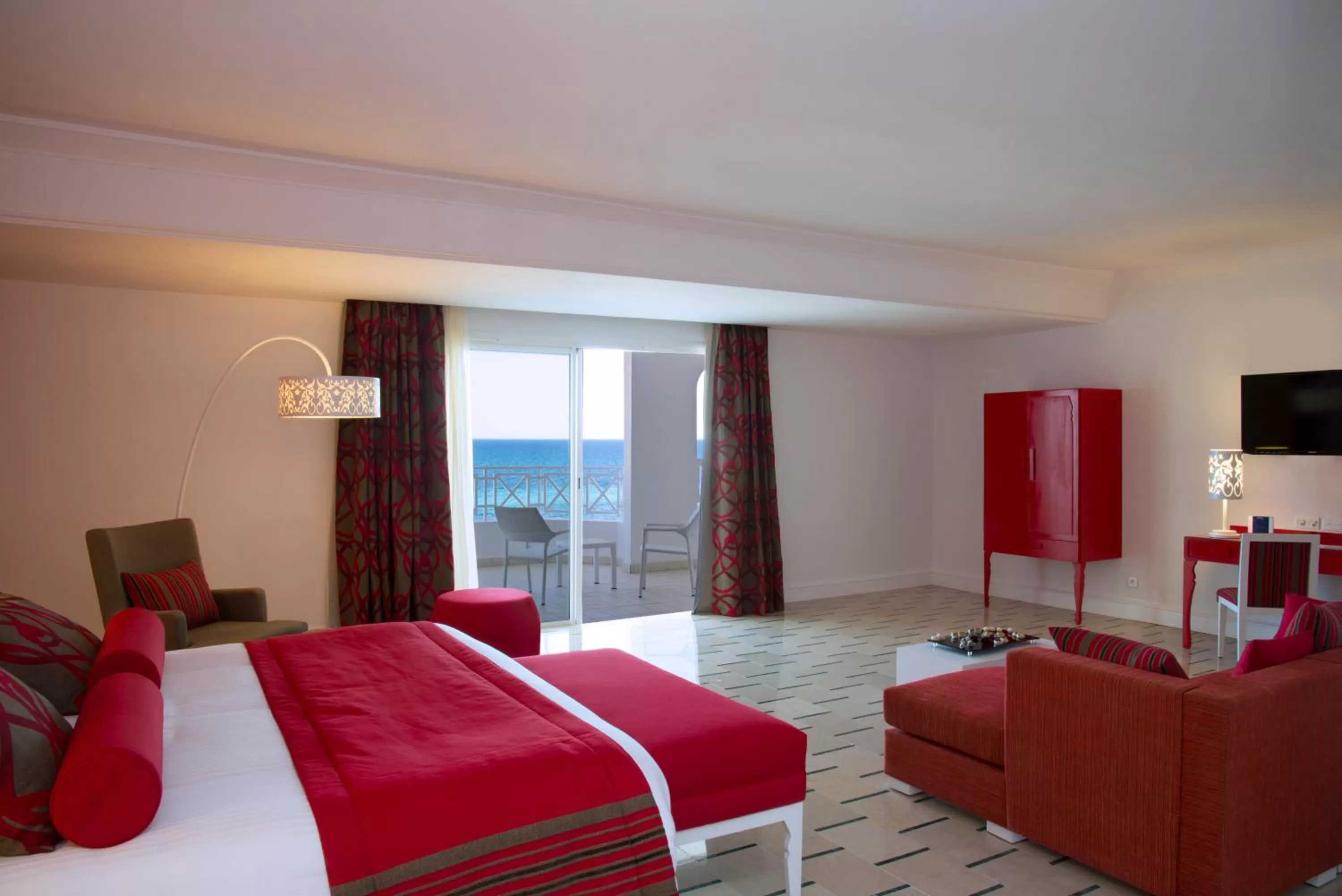 TV and multimedia, Bed in Radisson Blu Resort & Thalasso Hammamet