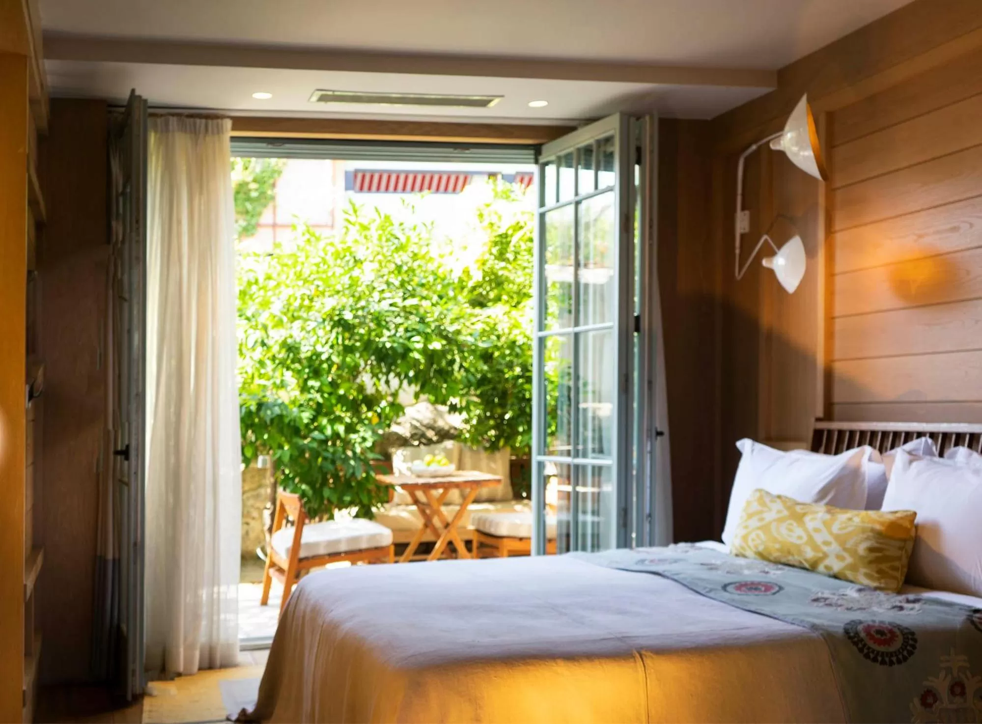 Garden, Bed in Alavya