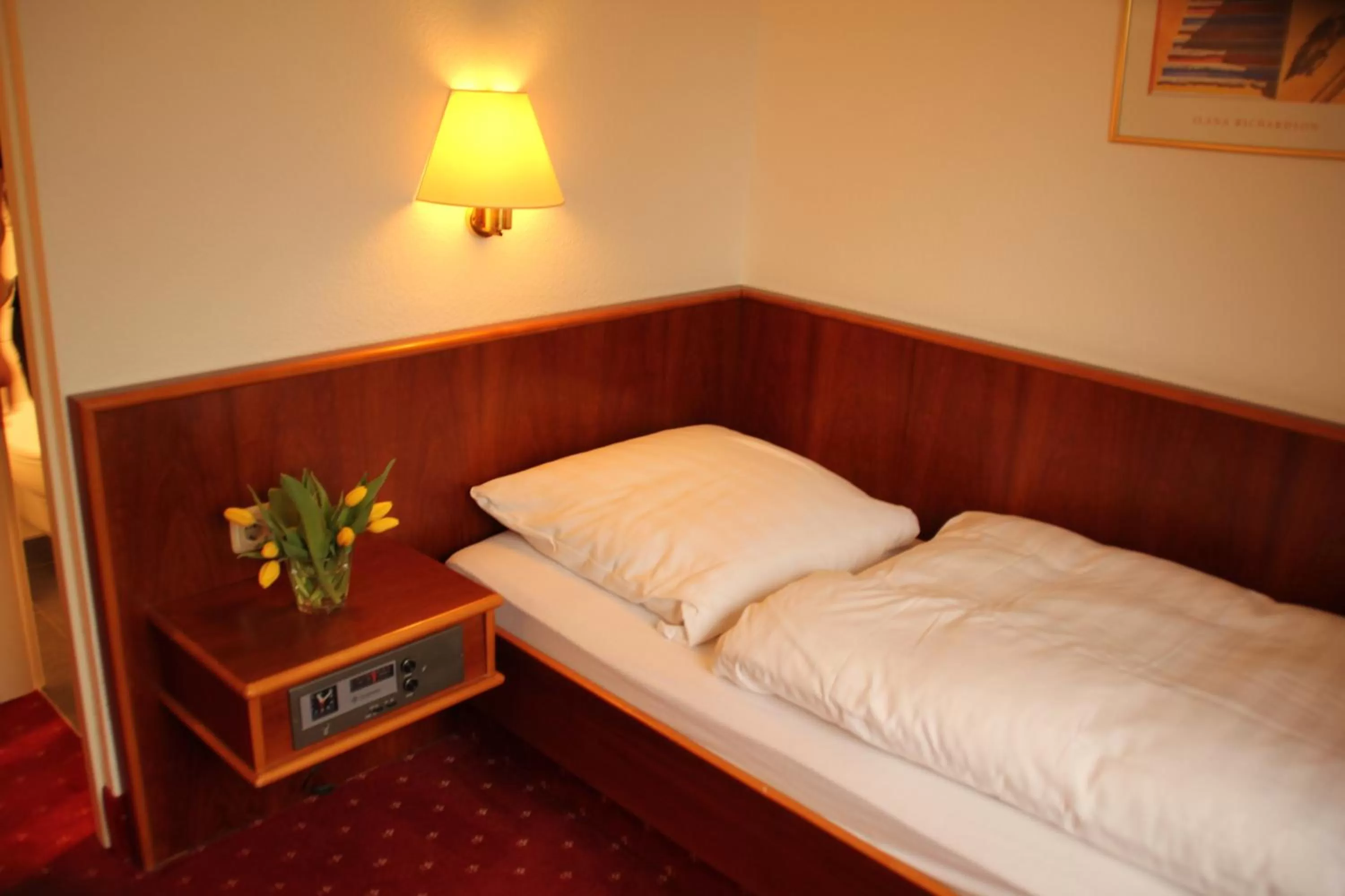 Bed in Hotel Mintarder Wasserbahnhof