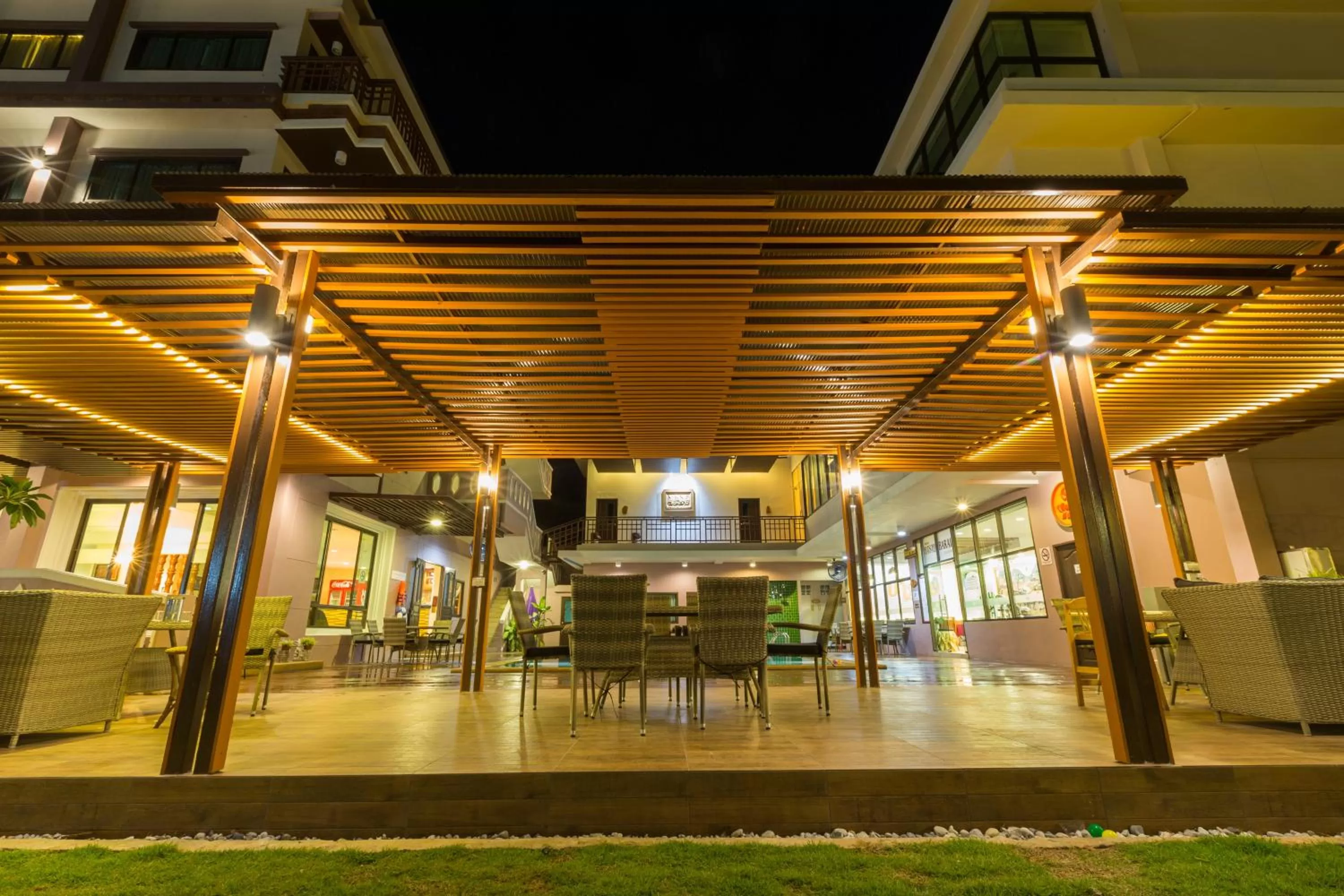 Restaurant/places to eat in Phanomrungpuri Hotel Buriram