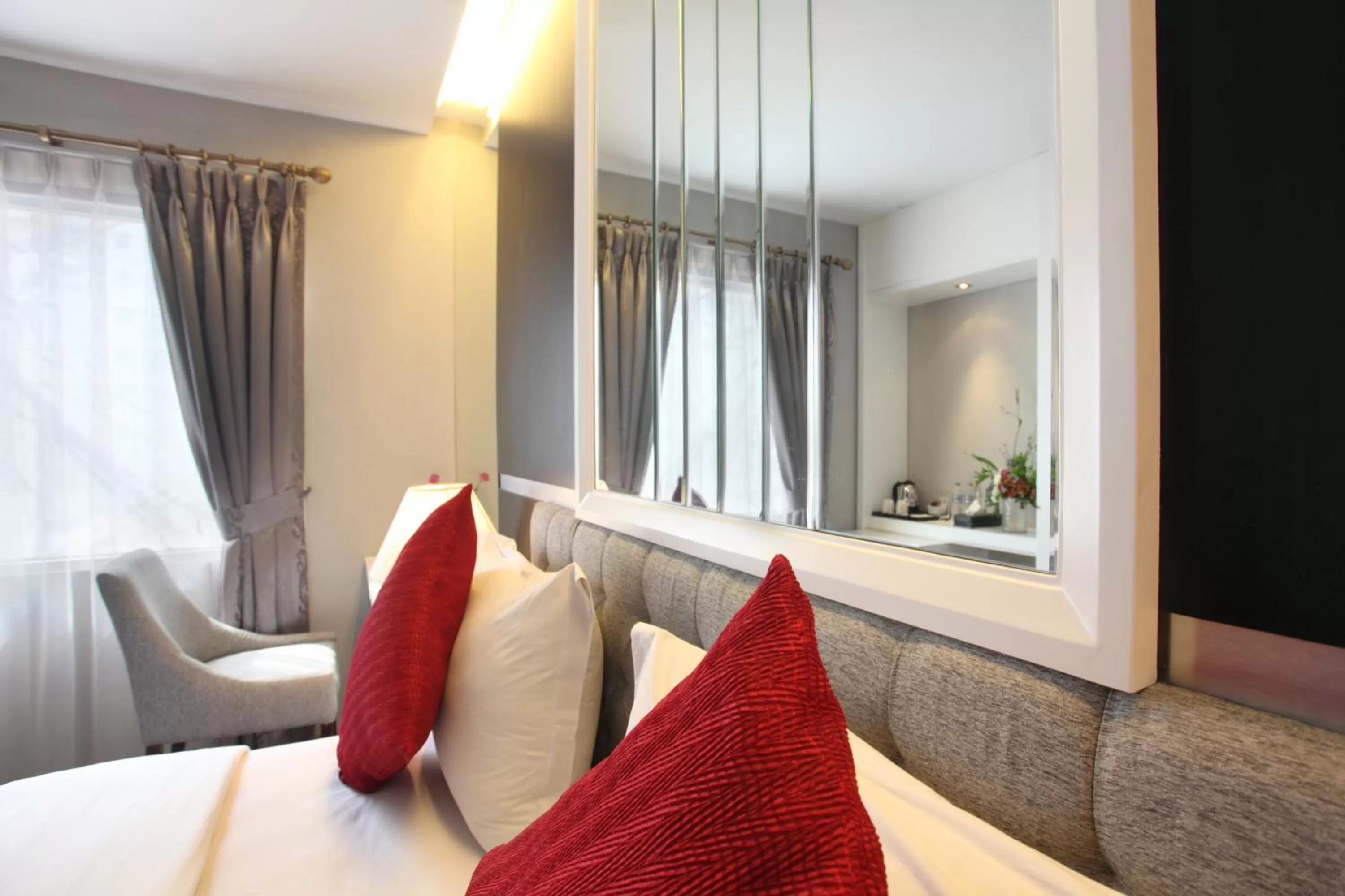 Bed in Gino Feruci Braga by KAGUM Hotels