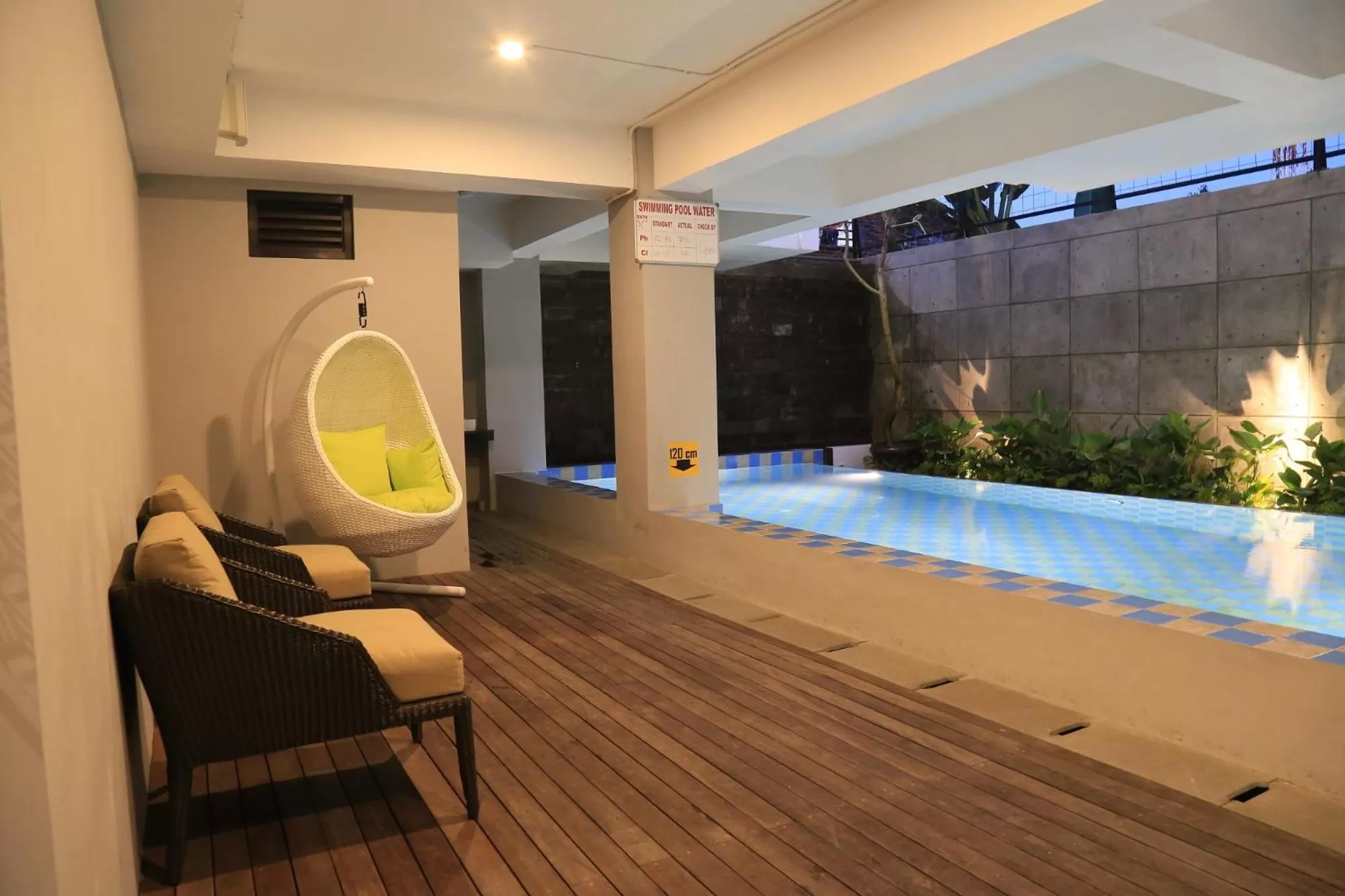 Swimming pool in Ayaartta Hotel Malioboro