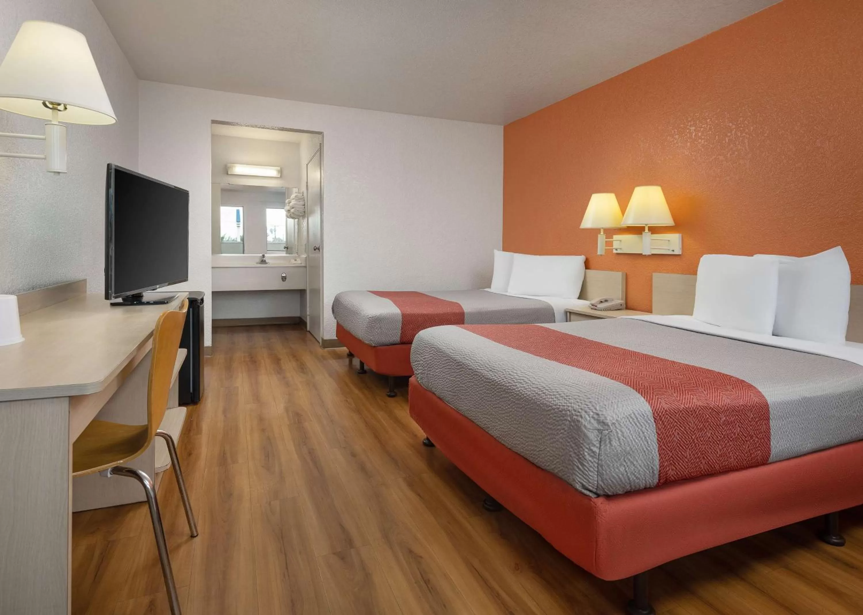 Bedroom, Bed in Motel 6-Buena Park, CA - Knotts Berry Farm - Disneyland