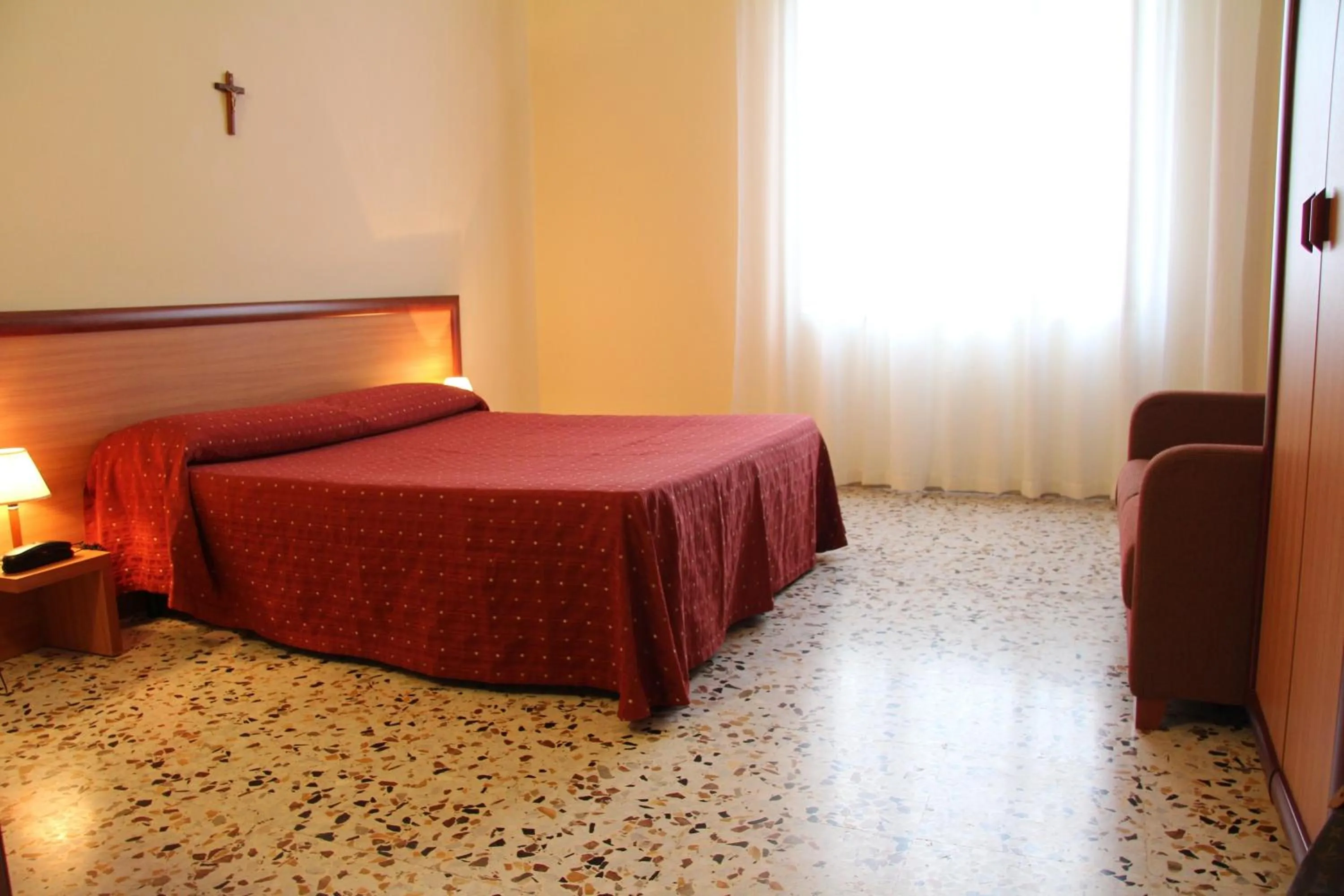 Photo of the whole room, Bed in Hotel La Casa Del Pellegrino