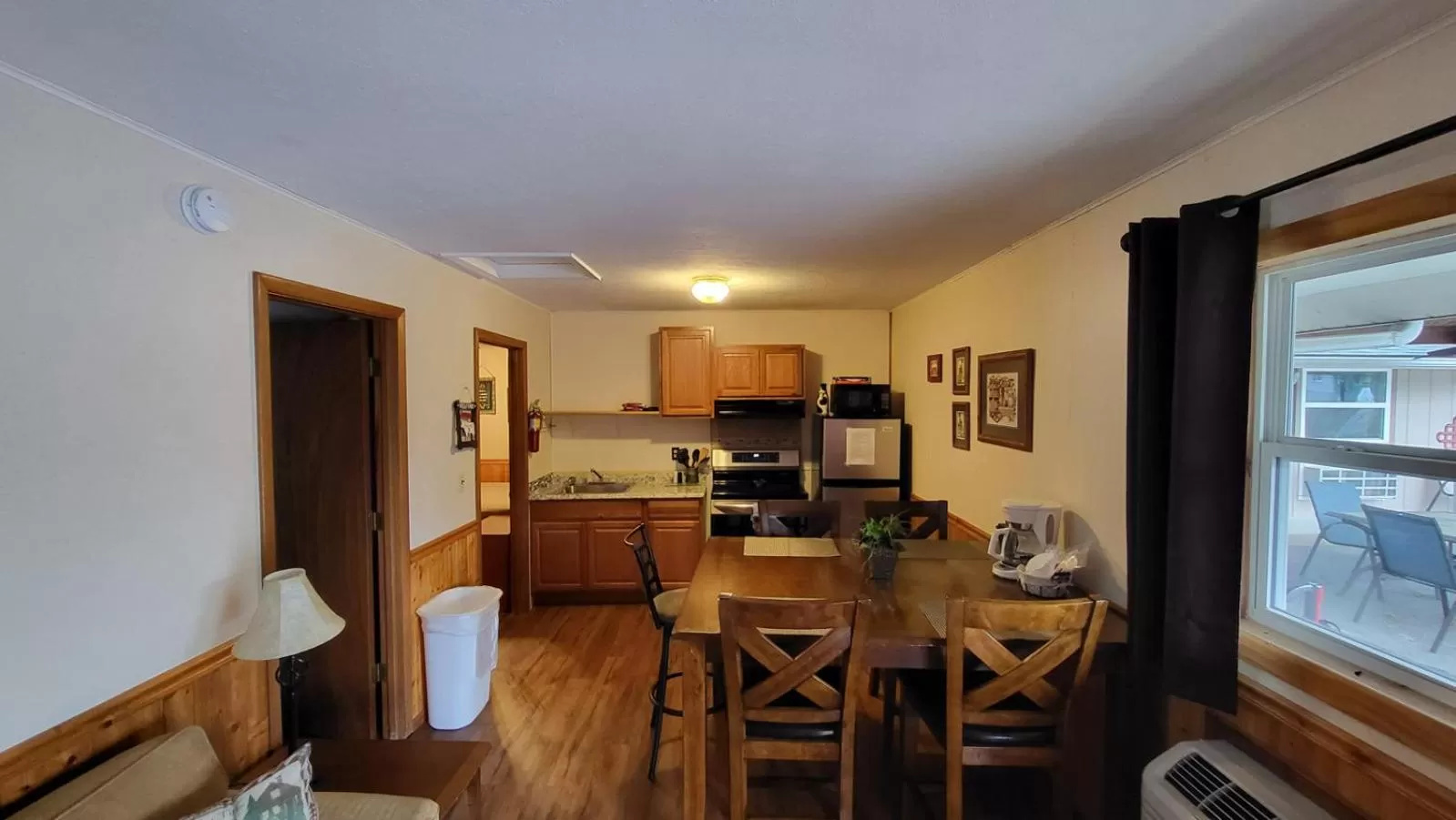 Kitchen or kitchenette in Hunter's Friend Resort near Table Rock Lake