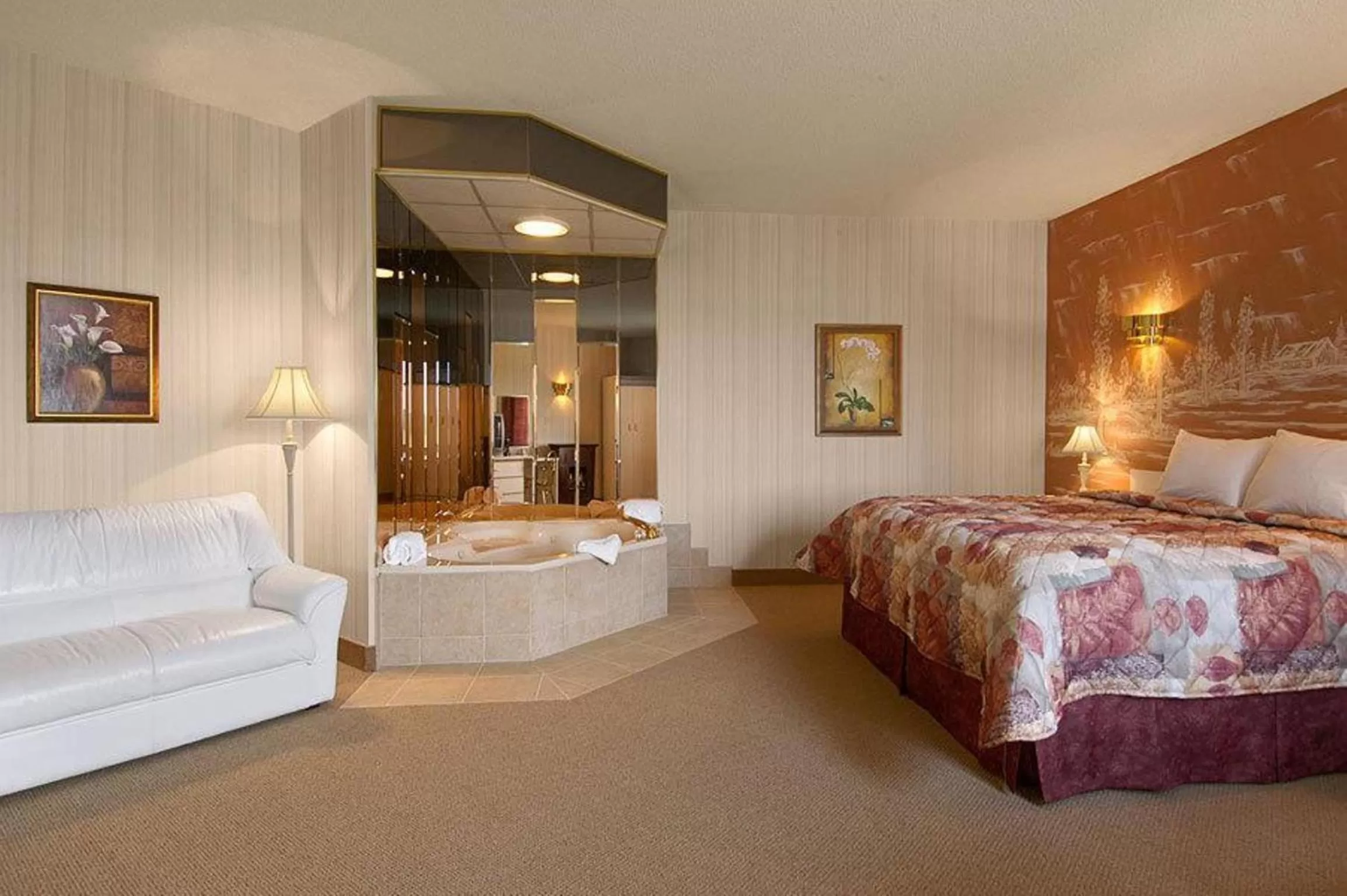 Bedroom, Bed in Days Inn by Wyndham Ste. Helene-de-Bagot