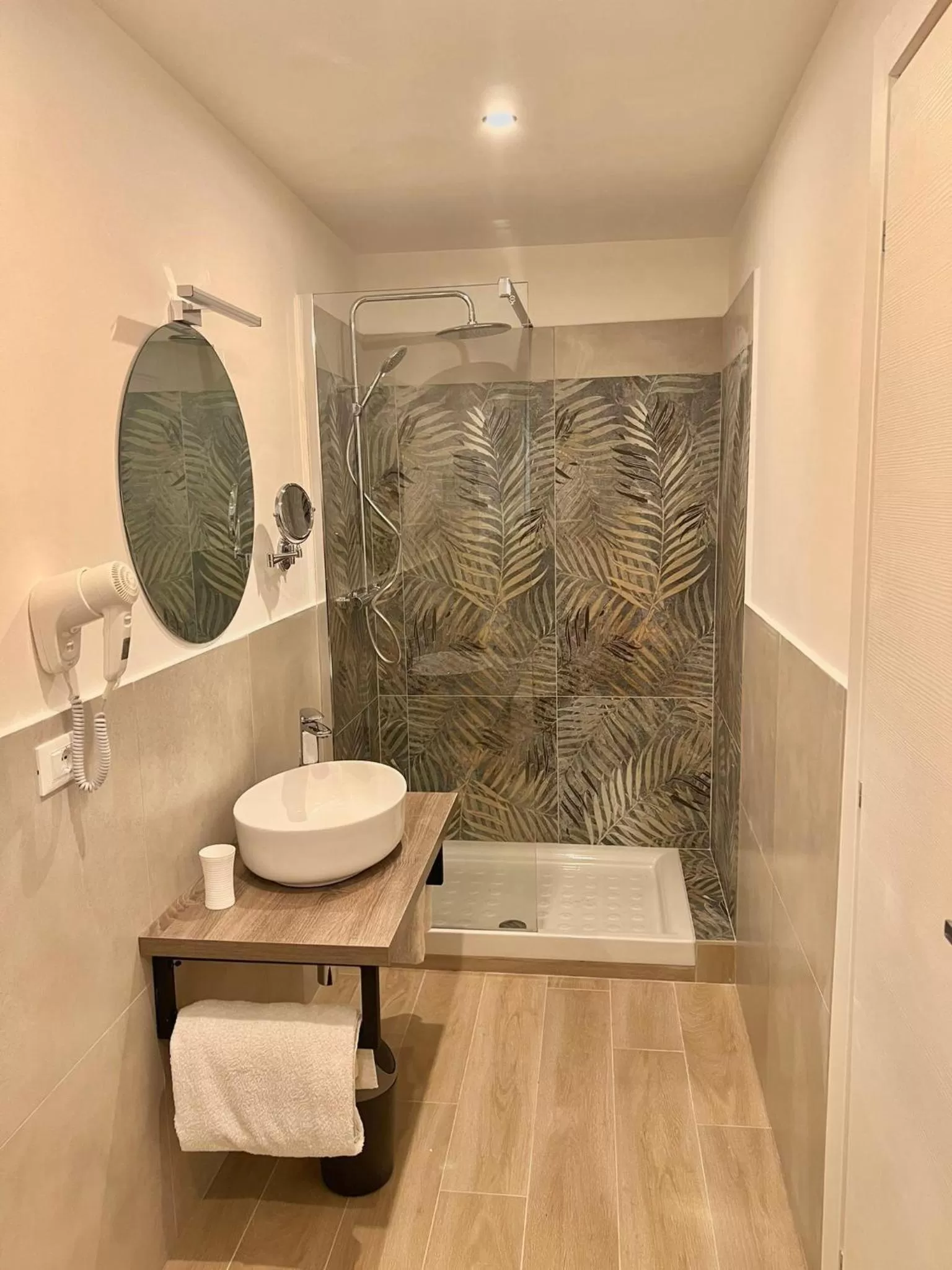 Bathroom in Relais Roma Vaticano - METRO station Ottaviano