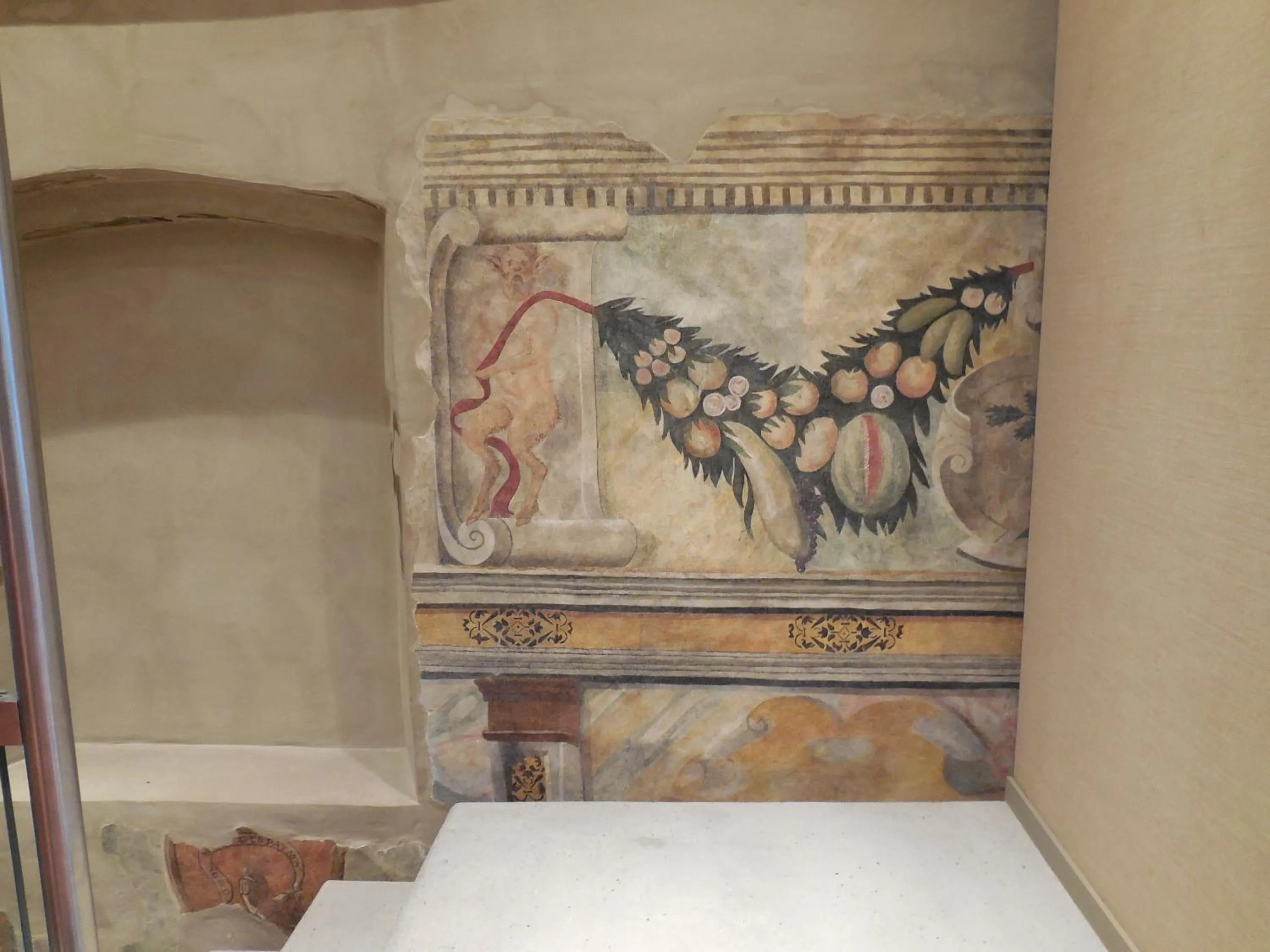 Decorative detail in Palazzo Ai Capitani