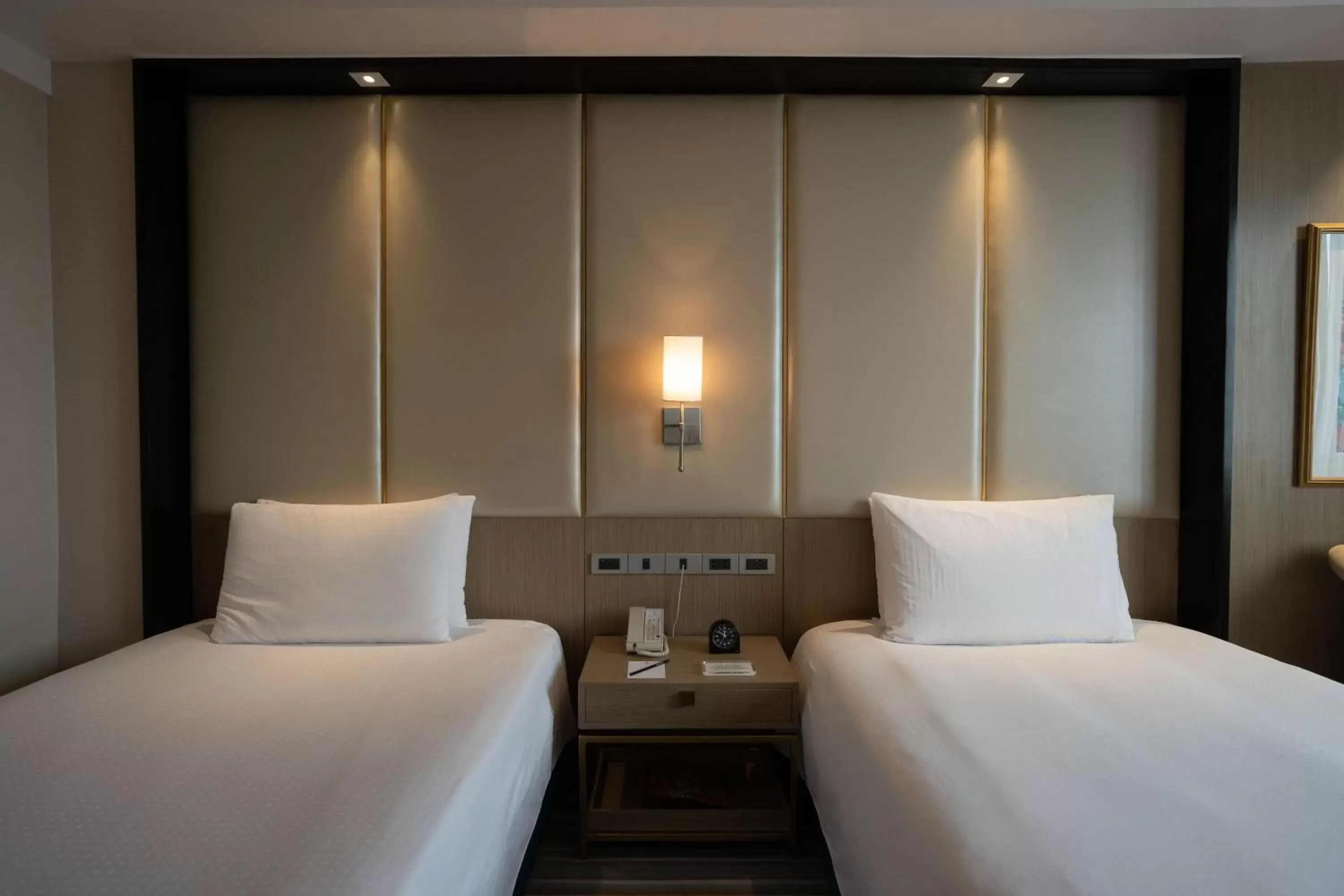 Premier Double or Twin Room with Mountain View in Marco Polo Plaza Cebu Premier Double or Twin Room with Mountain View in Marco Polo Plaza Cebu