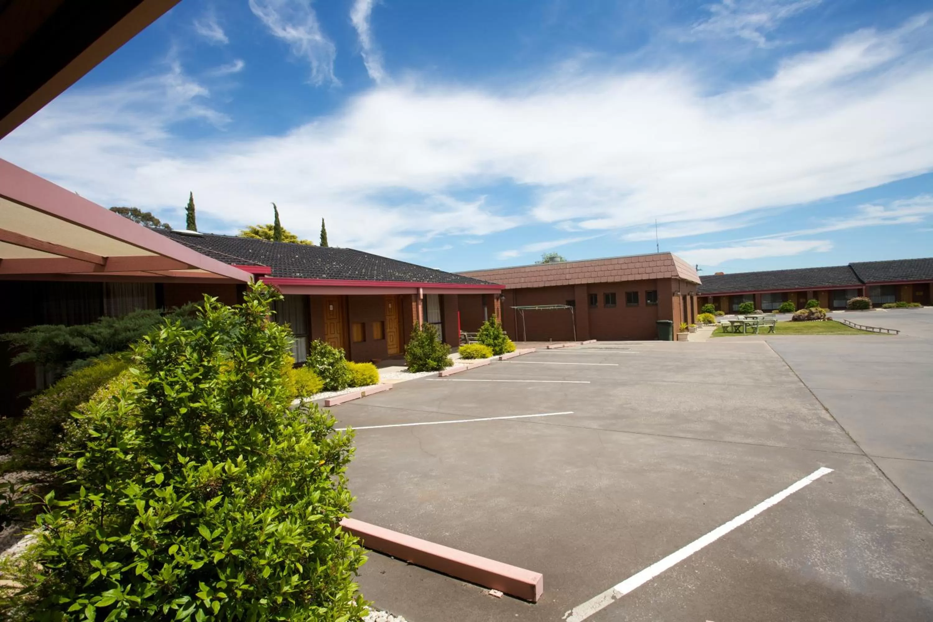 Property building in Golden Grain Motor Inn