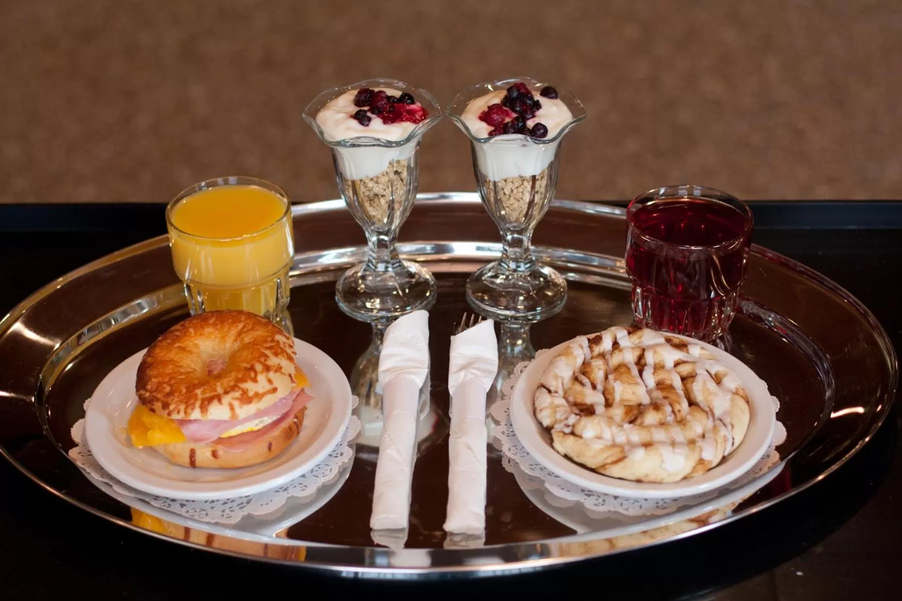 Breakfast in Destinations Inn Theme Rooms