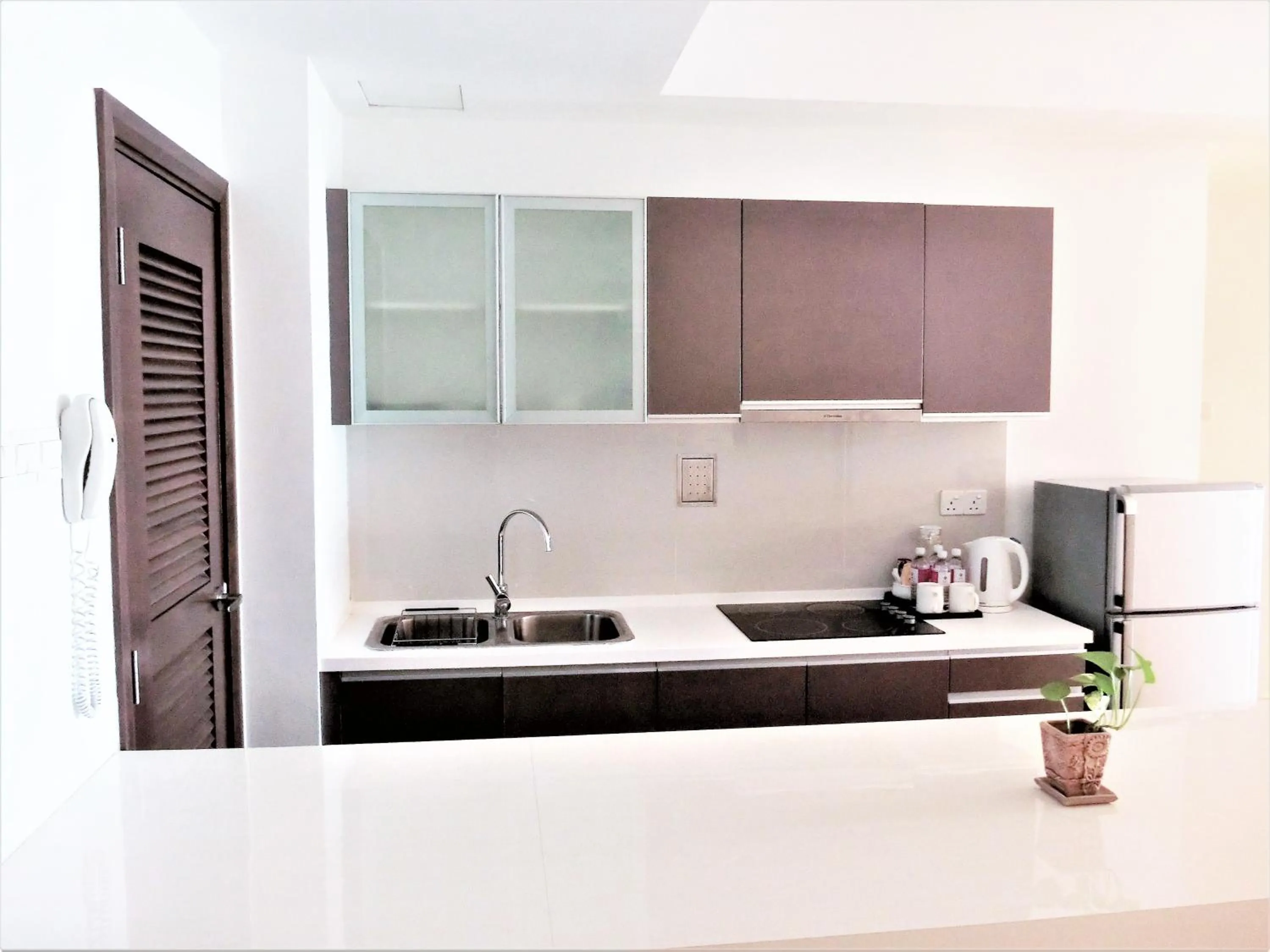 Kitchen or kitchenette in Regalia Upper View Hotel