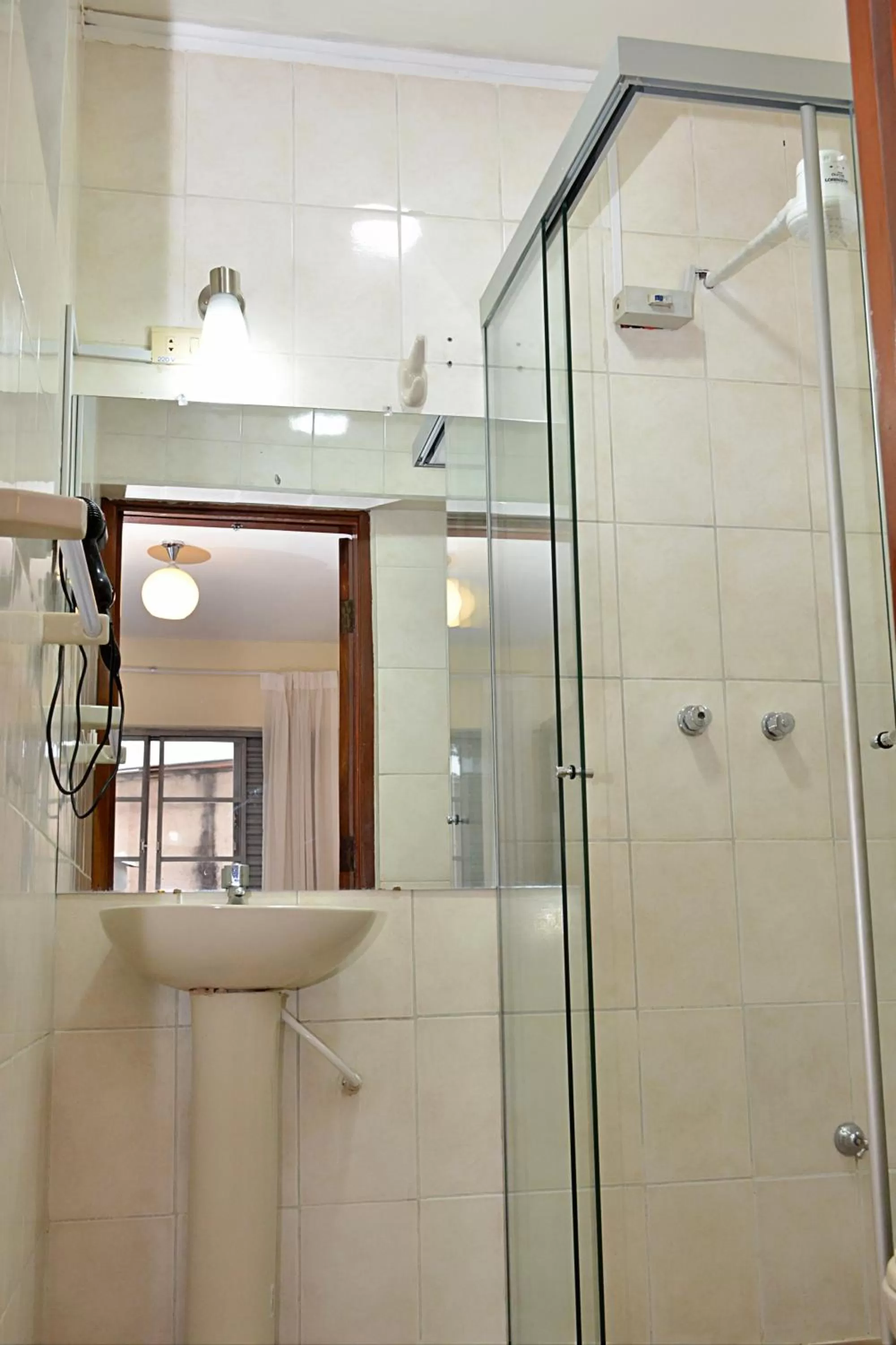 Bathroom in La Siesta Hotel