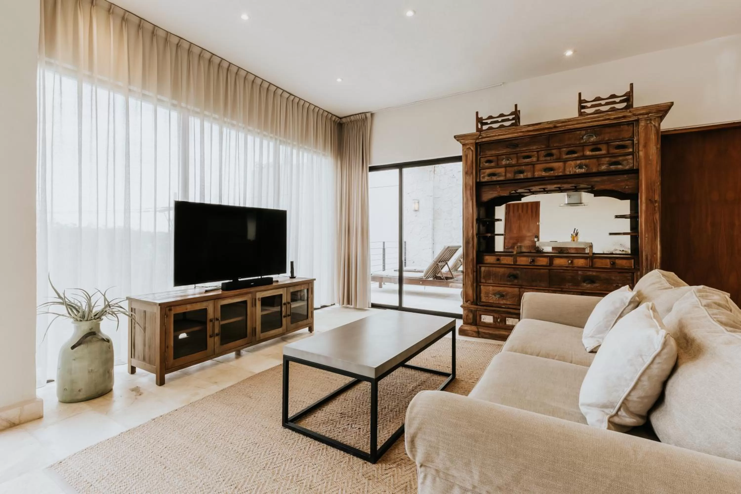 TV and multimedia in The Strabon Tulum