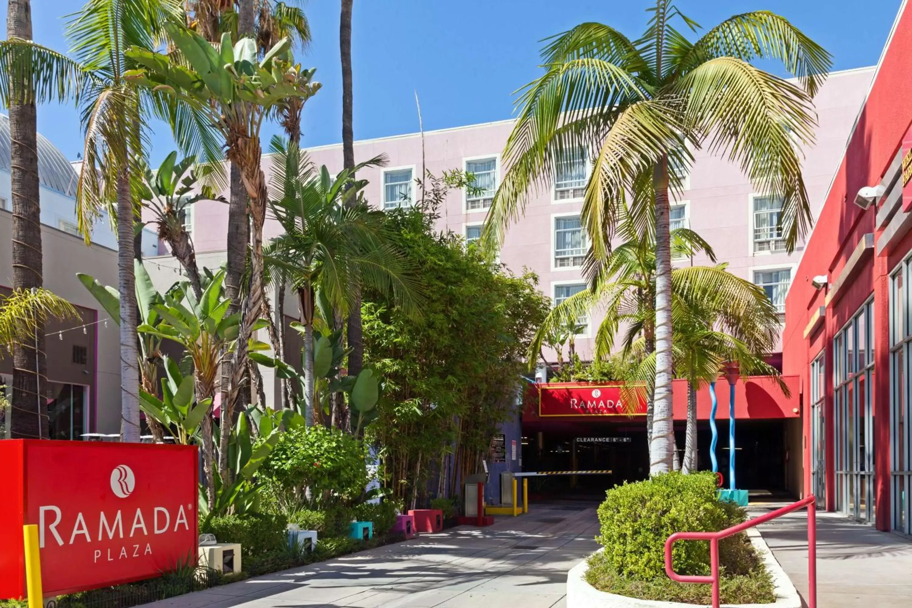 Ramada Plaza by Wyndham West Hollywood Hotel & Suites Ramada Plaza by Wyndham West Hollywood Hotel & Suites