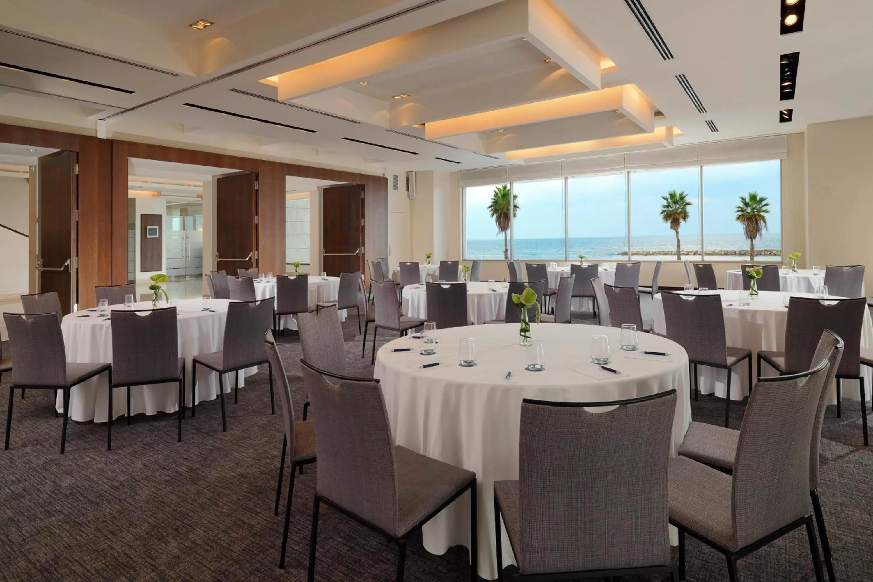 Lounge or bar in Sheraton Grand Tel Aviv