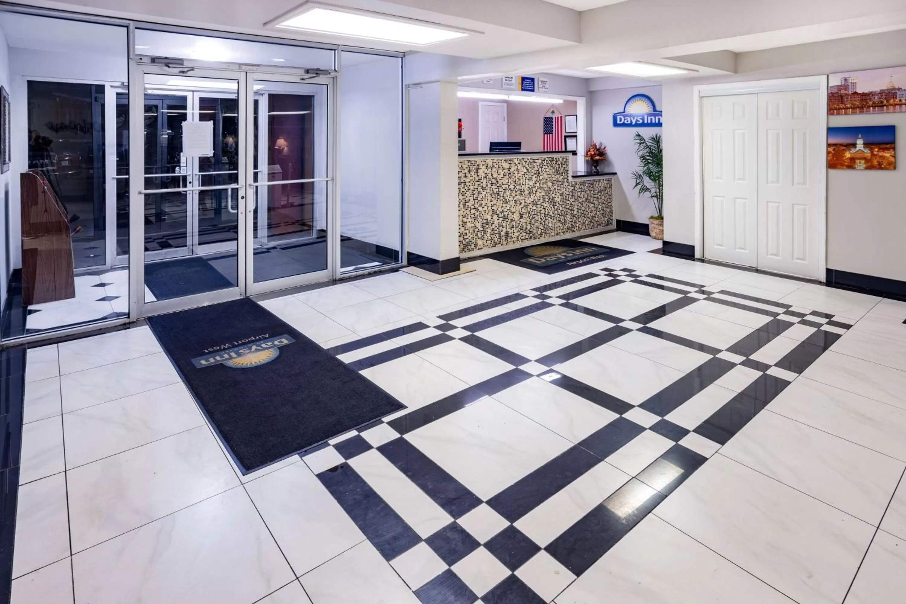 Lobby or reception in Days Inn by Wyndham Hartsfield Jackson Atlanta Airport West