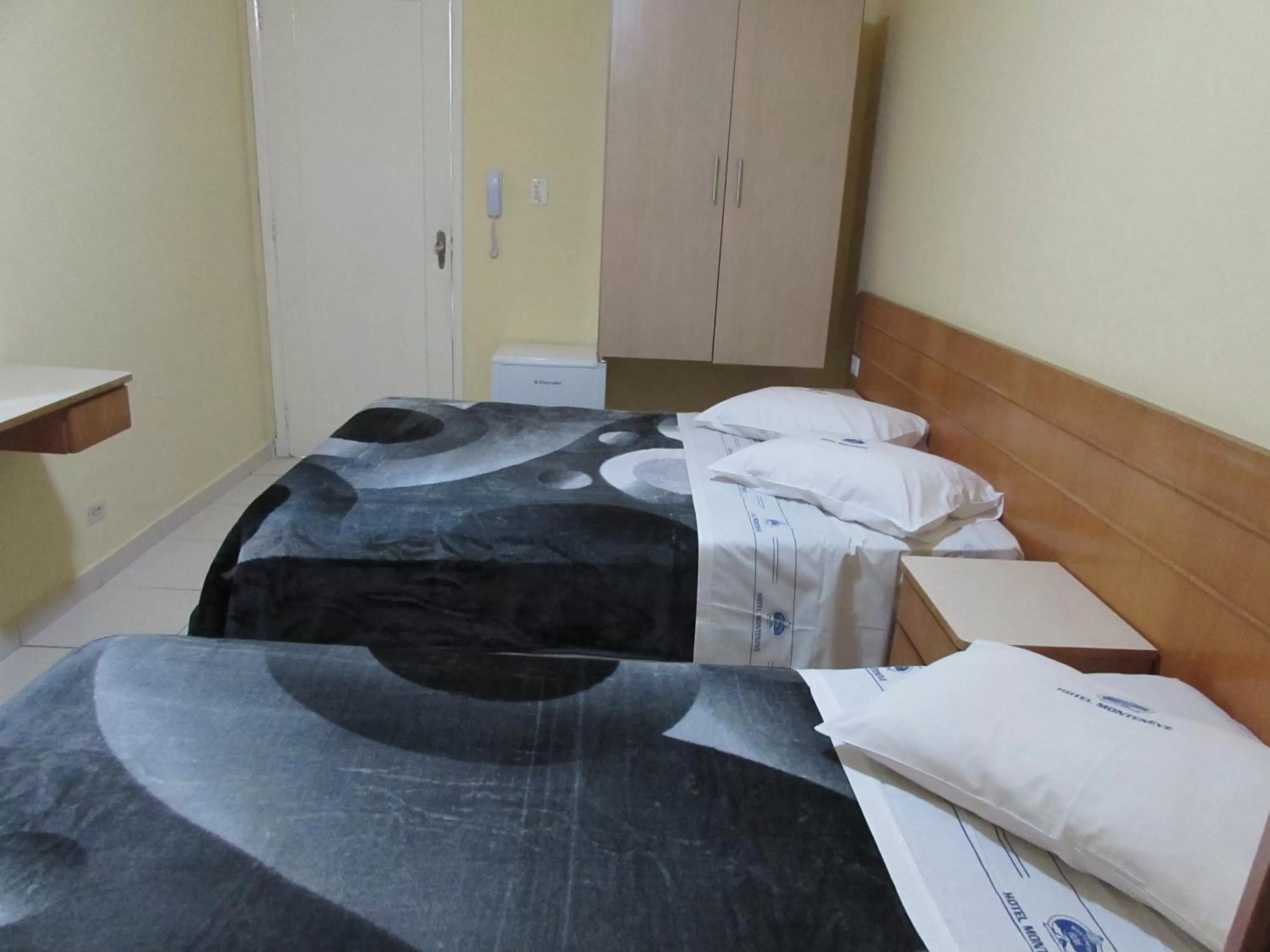 Bed in Hotel Monteneve a 2 minutos do Bom Retiro, a 8 minutos da 25 de Março a 100 metros da estação de trem para Aeroporto Internacional de Guarulhos