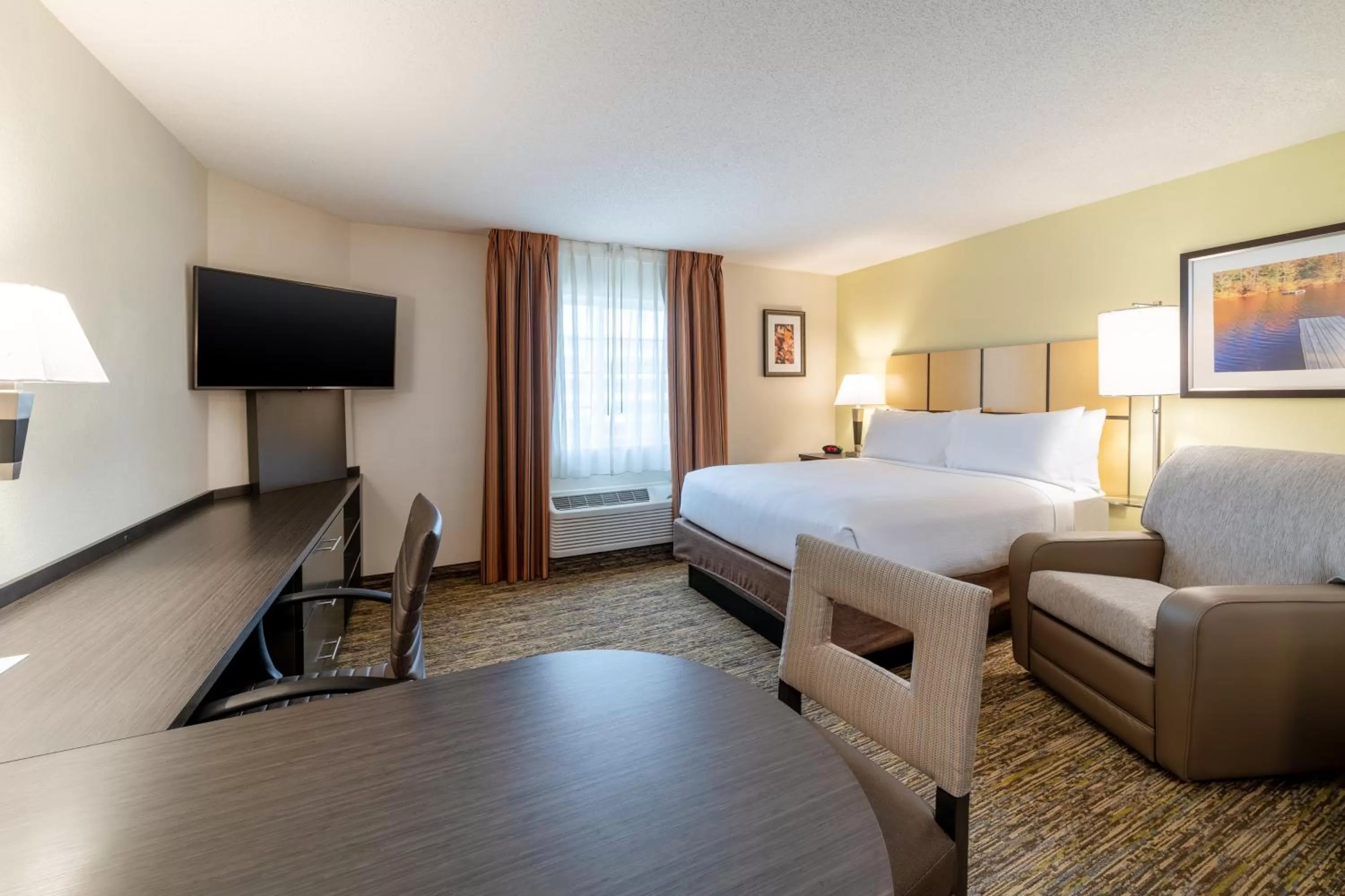 Photo of the whole room, Bed in Candlewood Suites Washington-Dulles Herndon by IHG