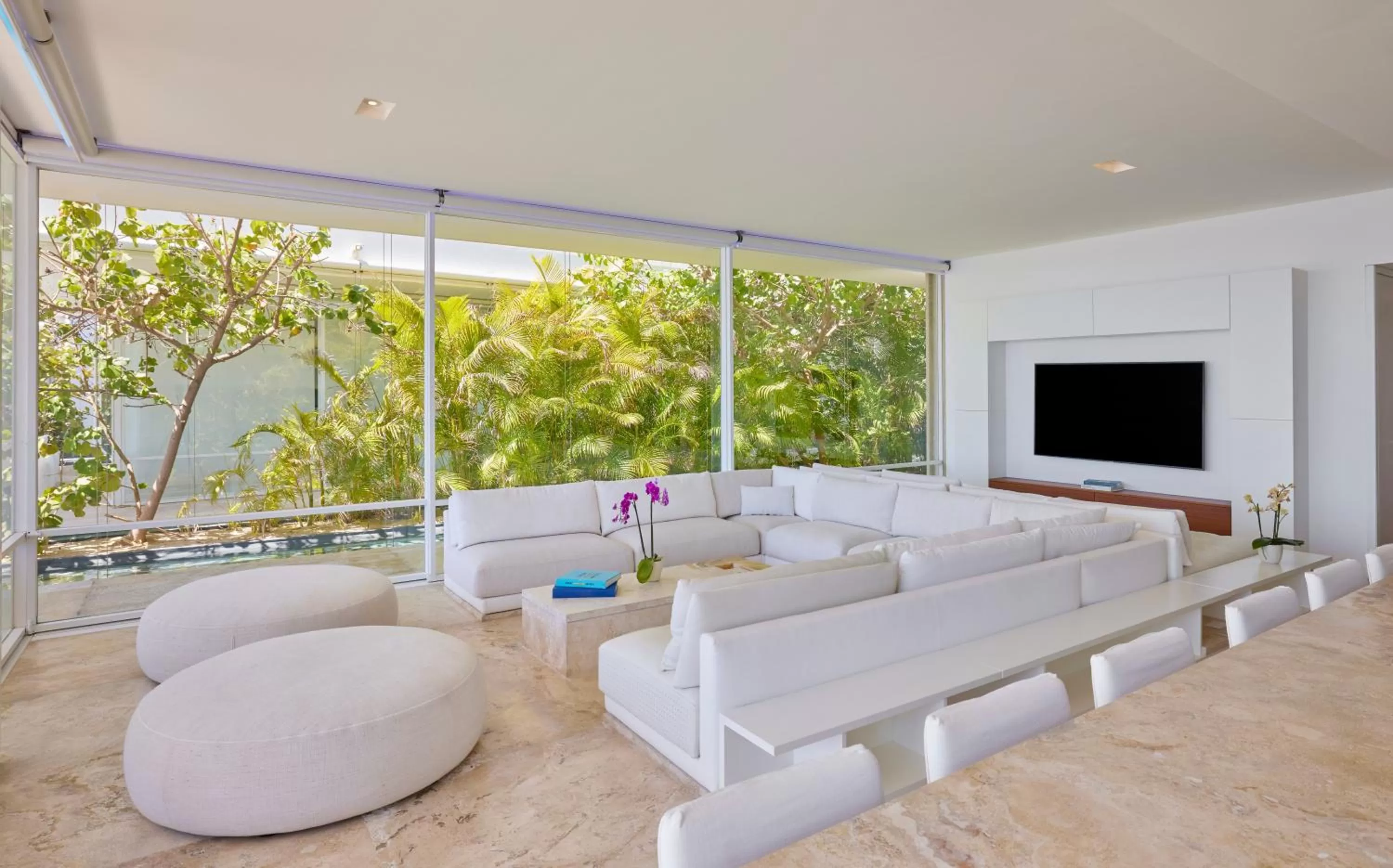 Living room in Viceroy Los Cabos