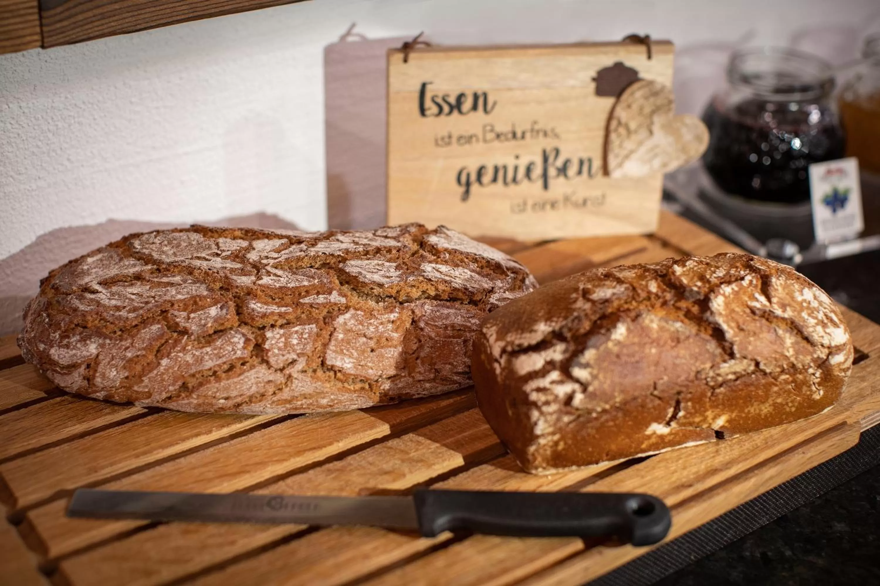 Breakfast in Mountain Motel