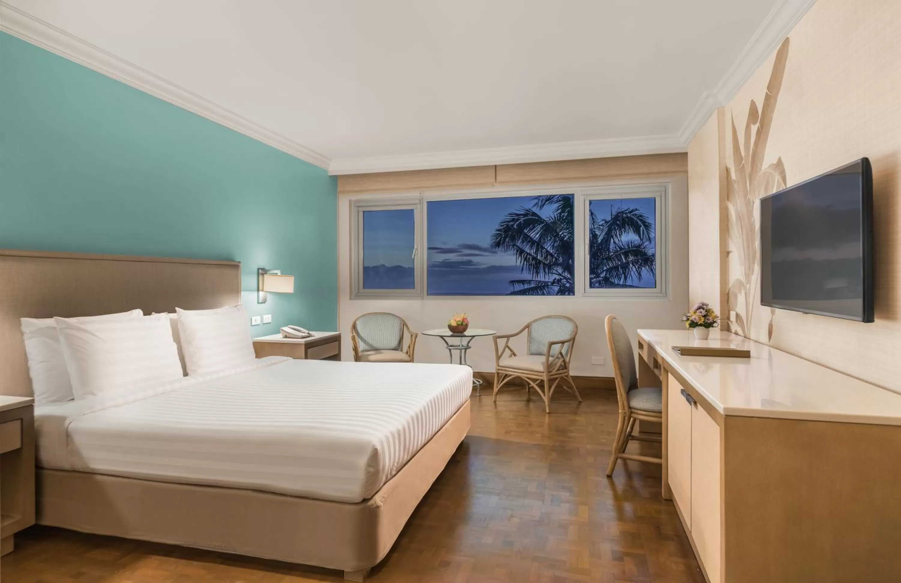 Bed in Taal Vista Hotel