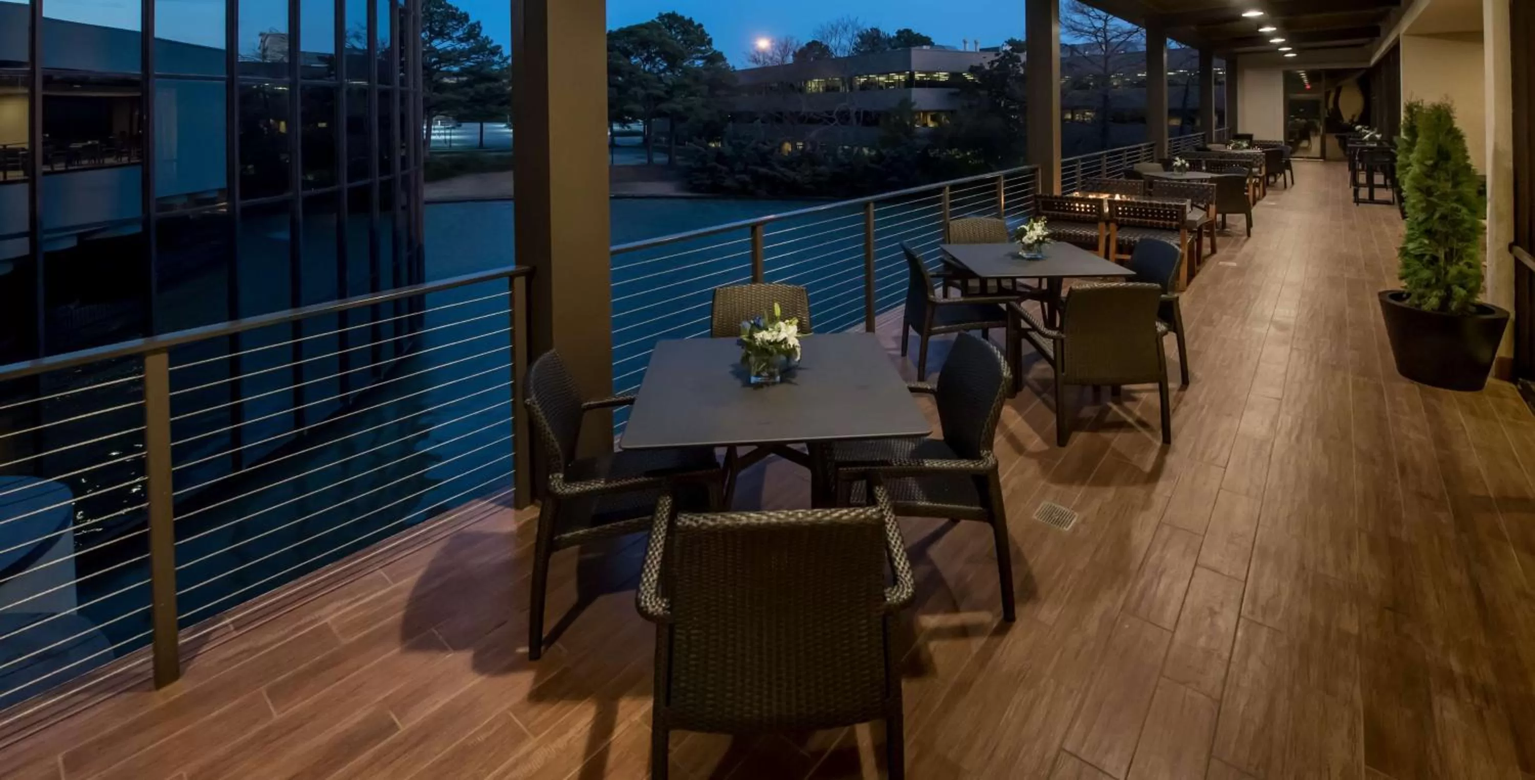 Restaurant/places to eat in Hilton Memphis