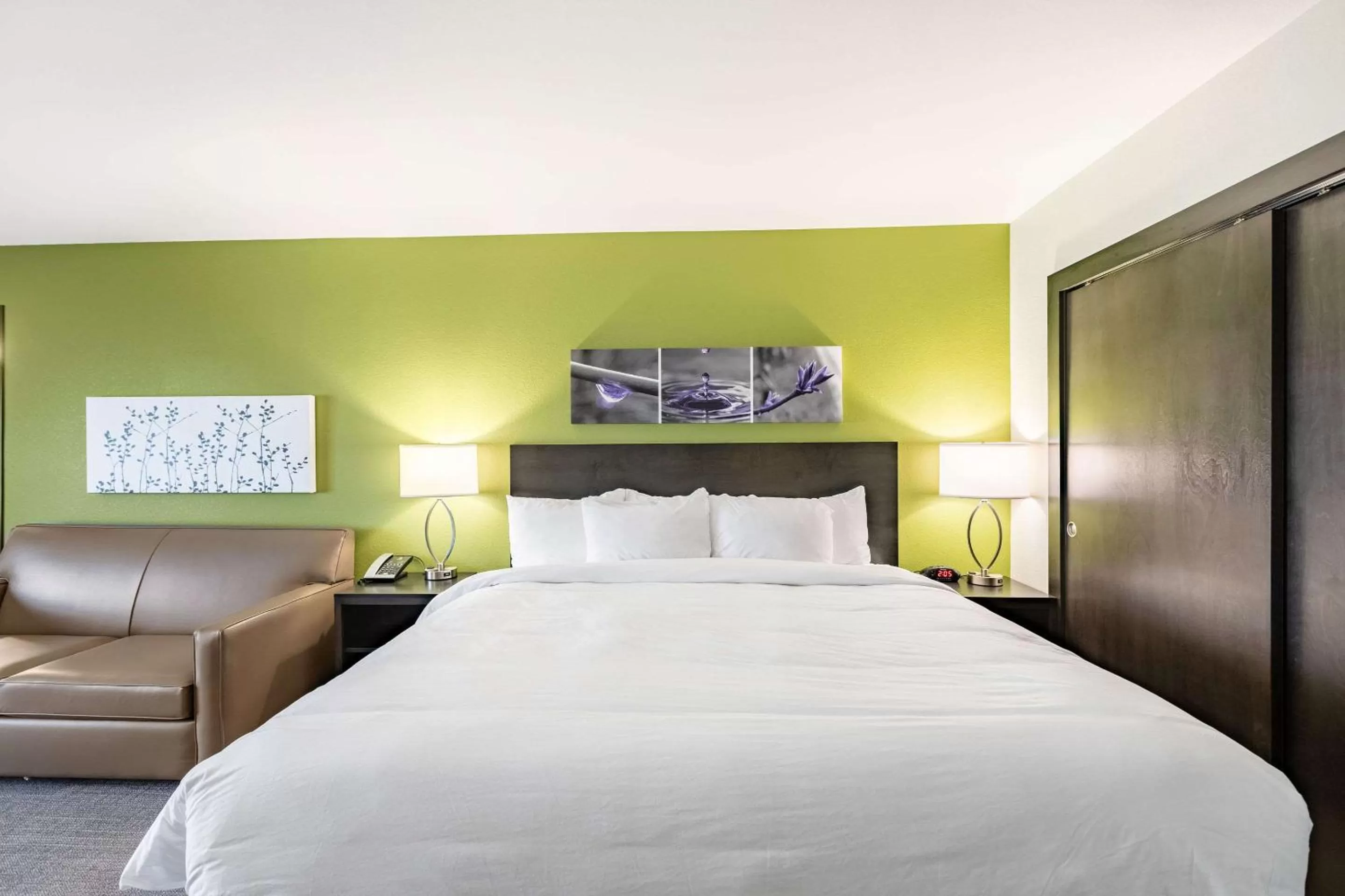 Photo of the whole room, Bed in Sleep Inn & Suites Mt Hope near Auction & Event Center