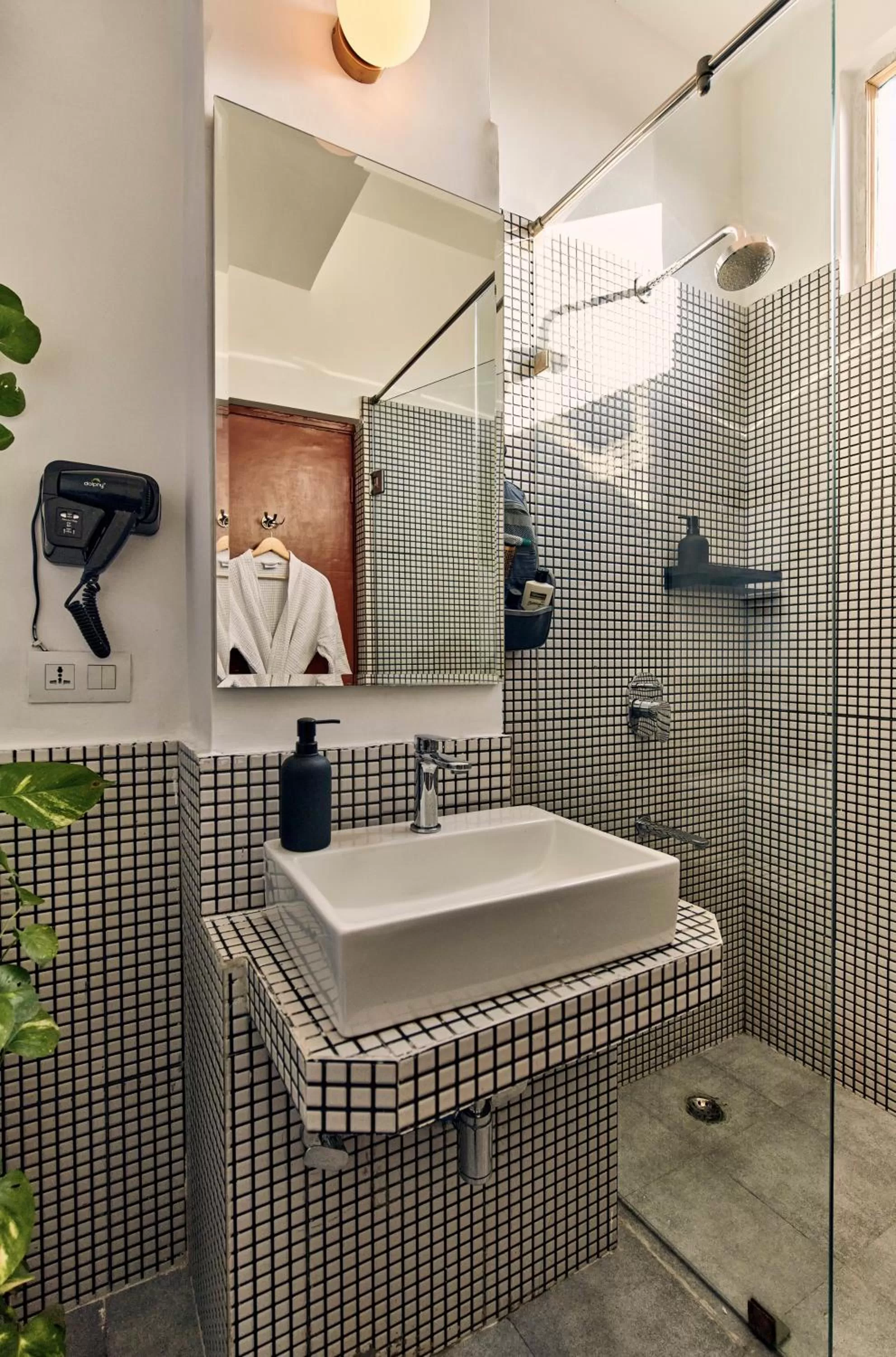 Bathroom in Minimalist Poshtel & Suites
