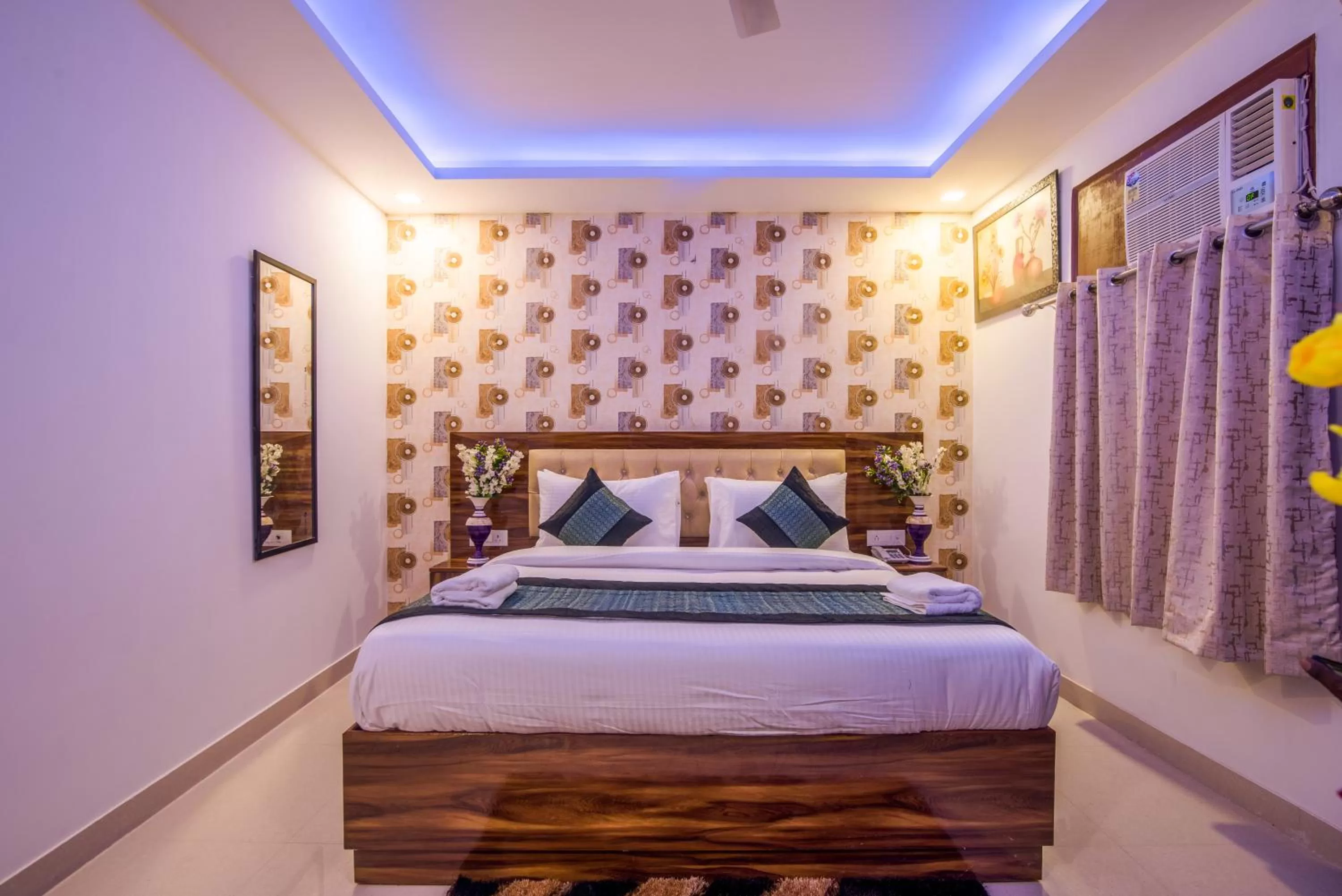 Bed in Hotel Festival Mahipalpur At Delhi Airport