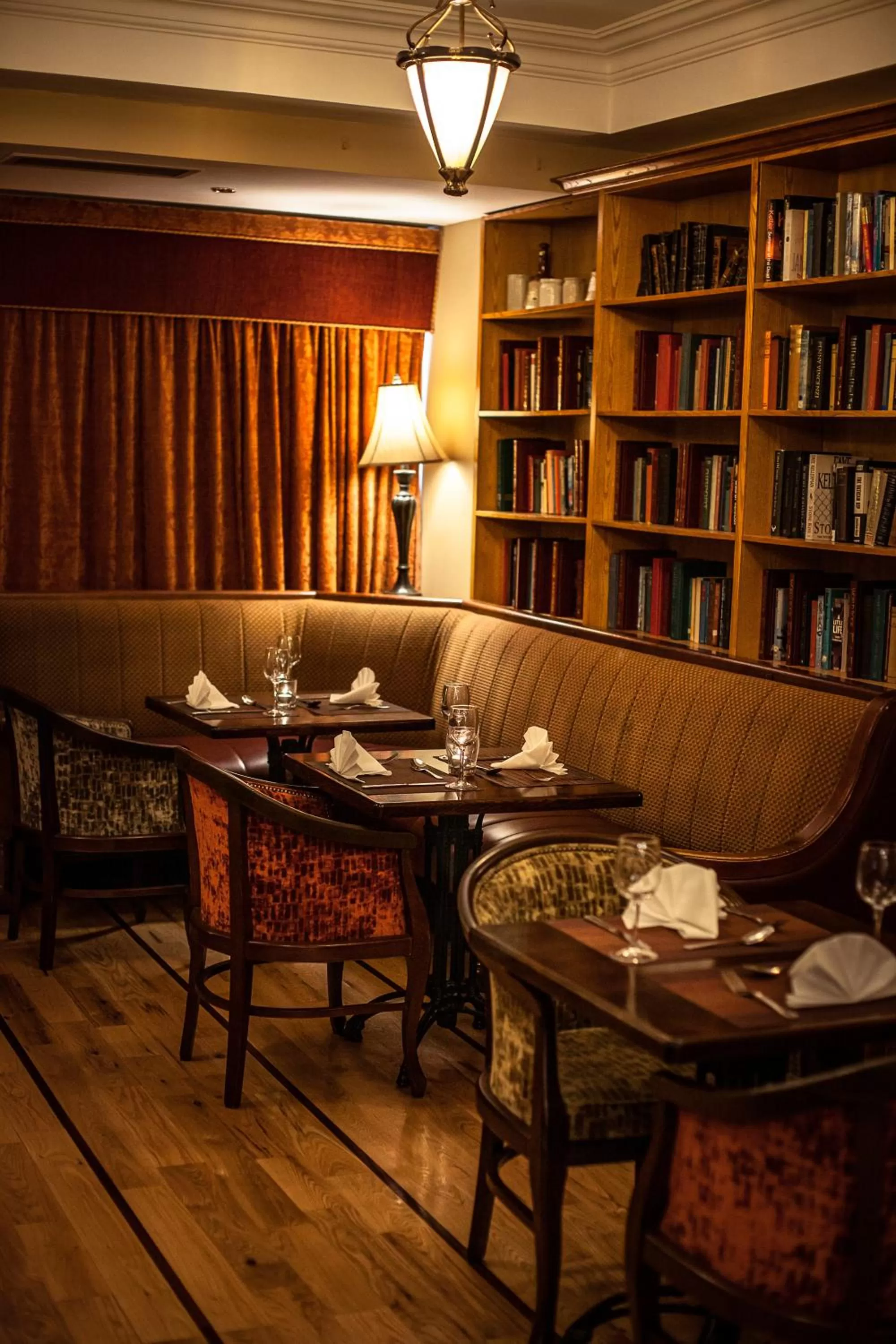 Library in Gullane's Hotel