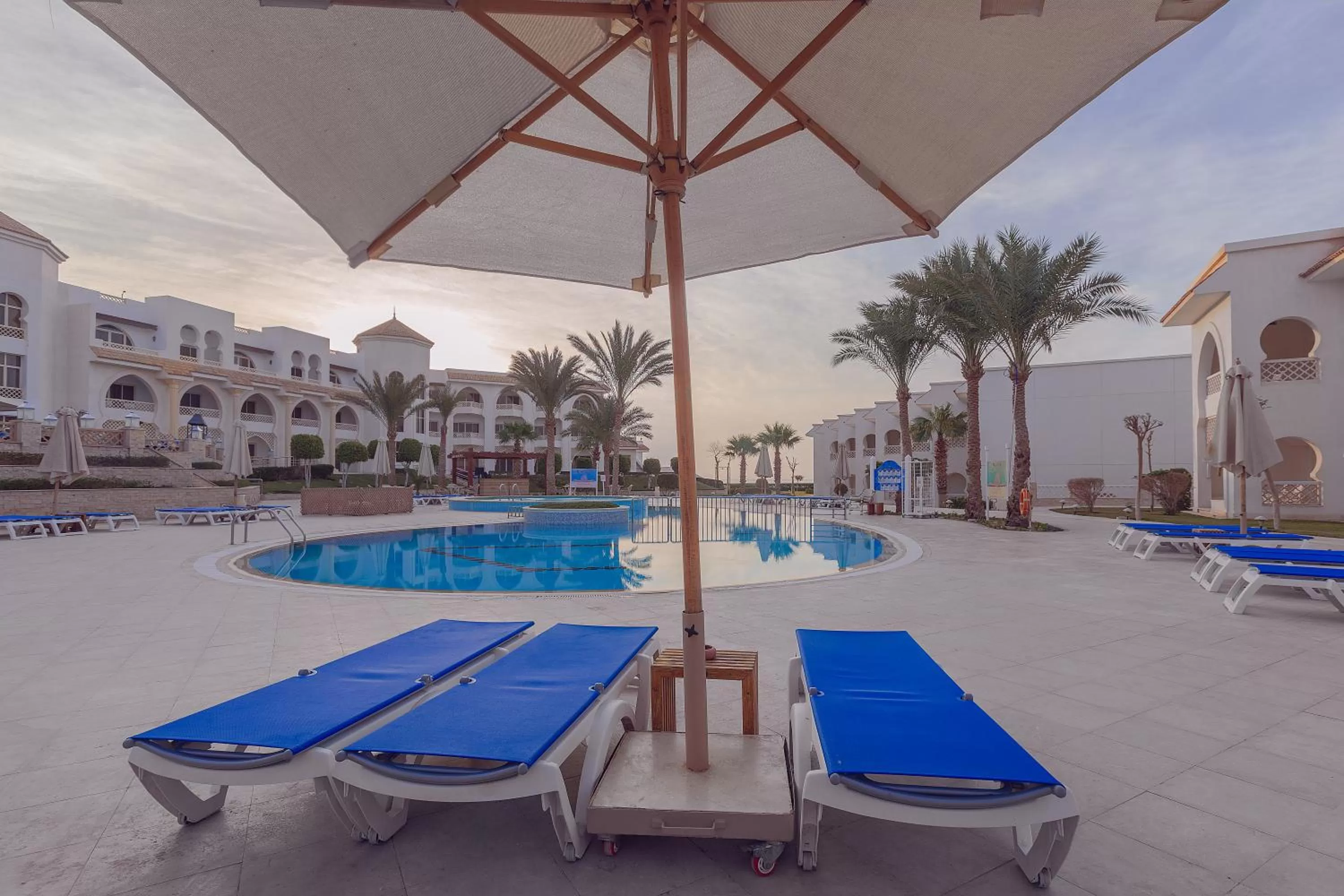 Swimming pool in Old Palace Resort Sahl Hasheesh