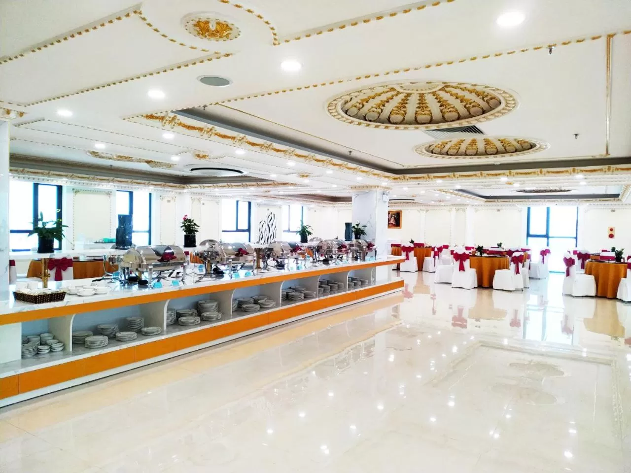 Restaurant/places to eat in Khách Sạn Phượng Hoàng 3