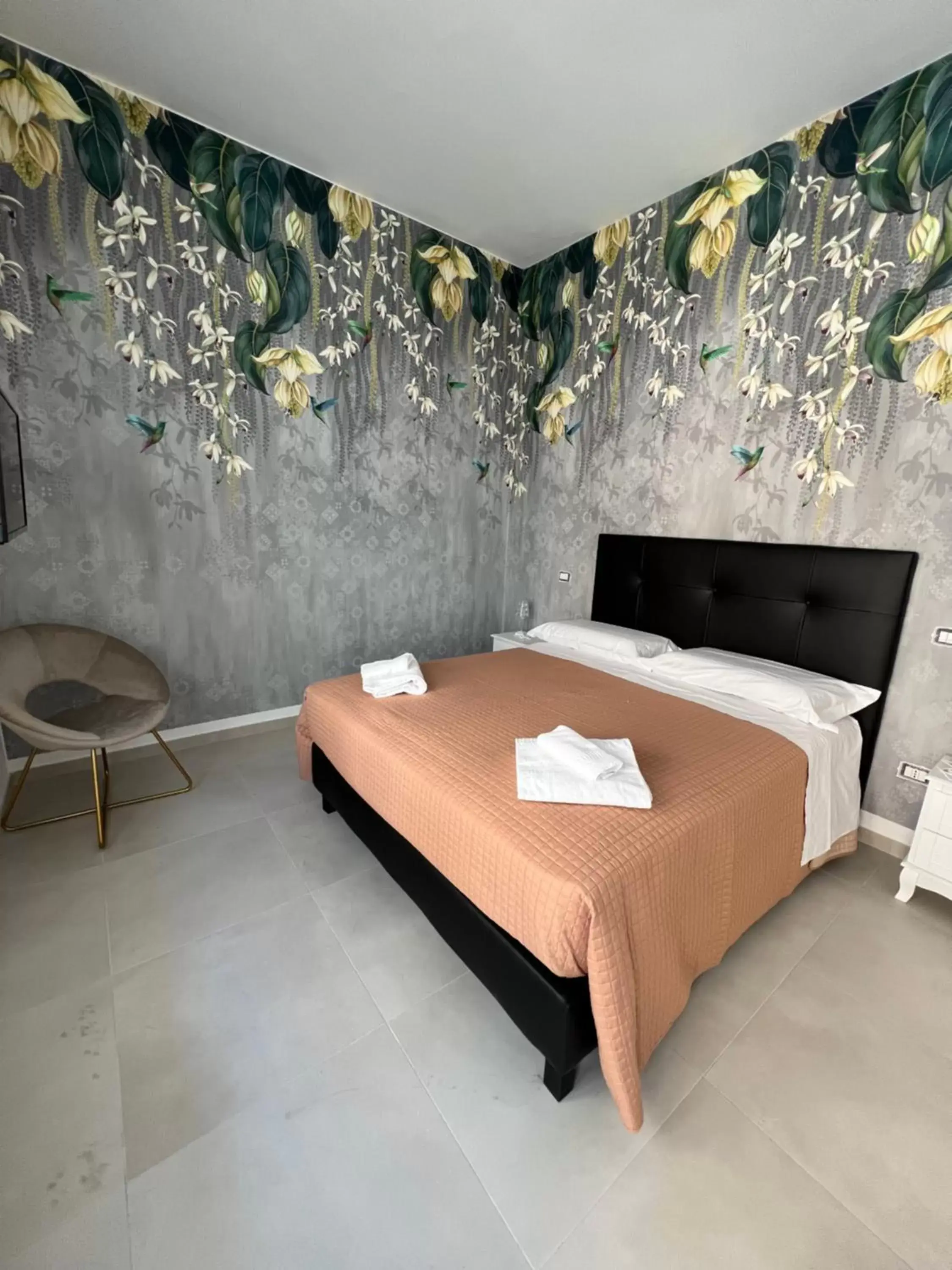 Deluxe Double Room with Balcony in Relais Vittorio Veneto - Luxotel & Apartotel Deluxe Double Room with Balcony in Relais Vittorio Veneto - Luxotel & Apartotel