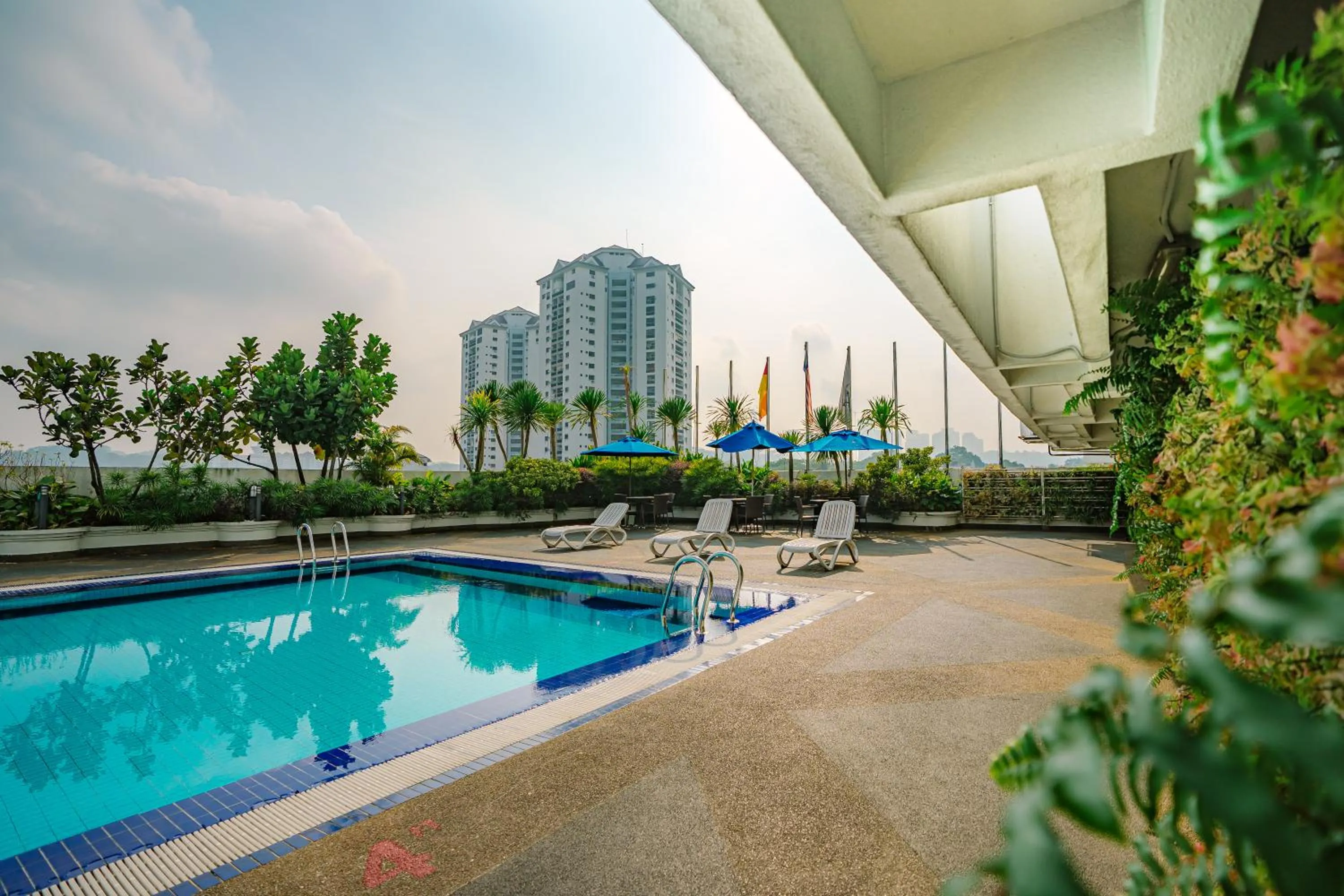 Swimming pool in Crystal Crown Hotel Petaling Jaya