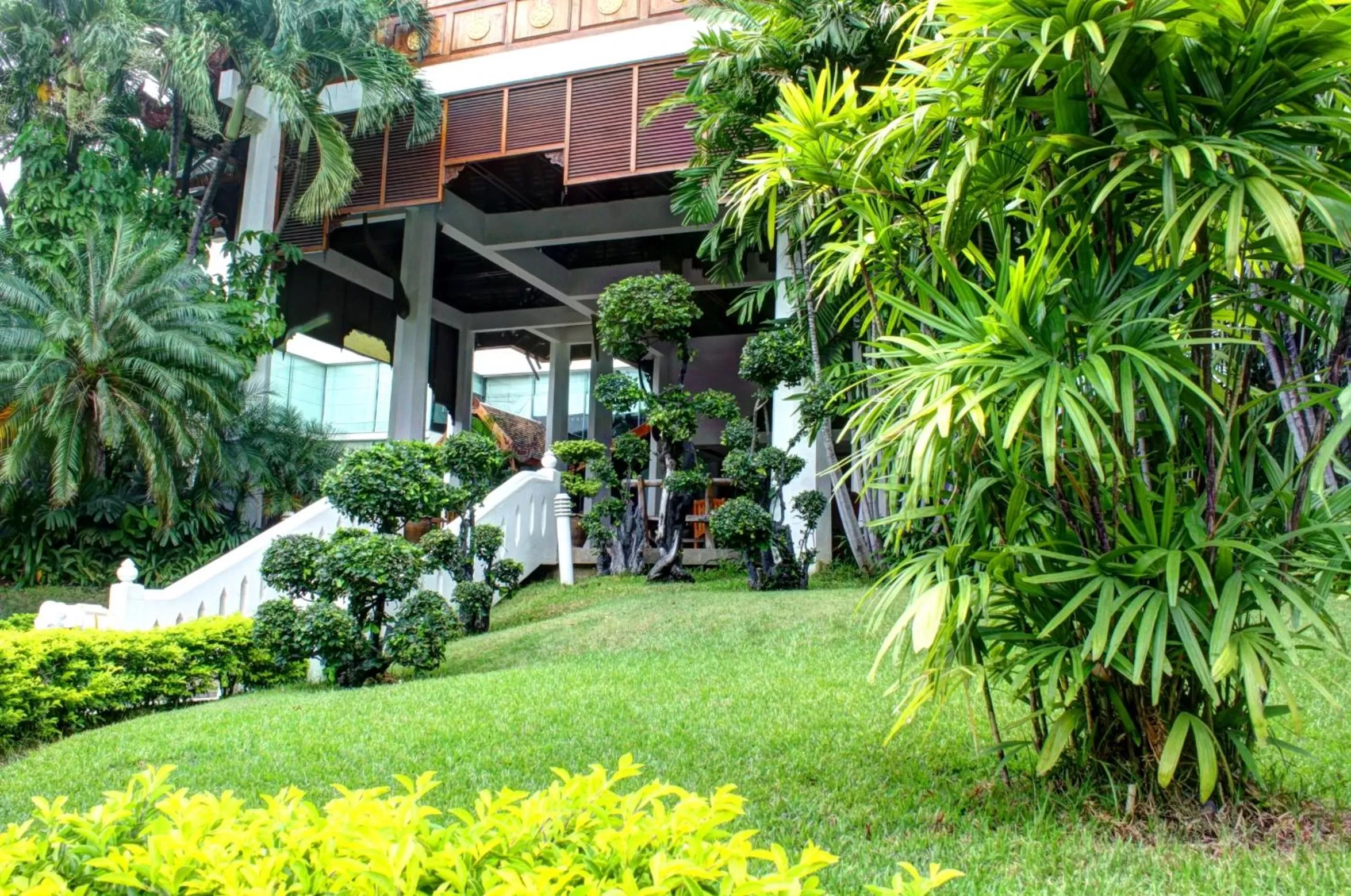 Garden in The Empress Hotel