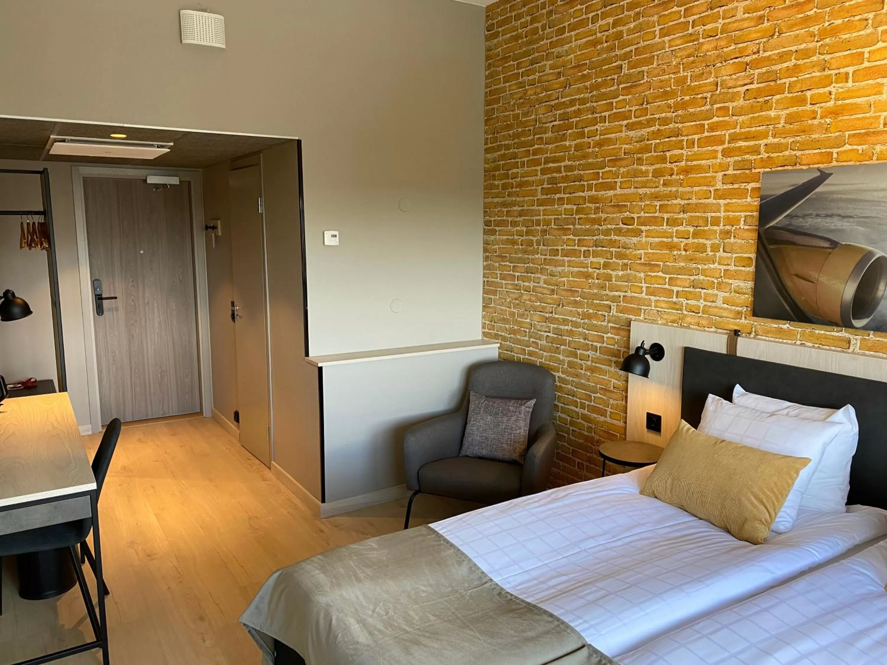 Bed in Skyline Airport Hotel